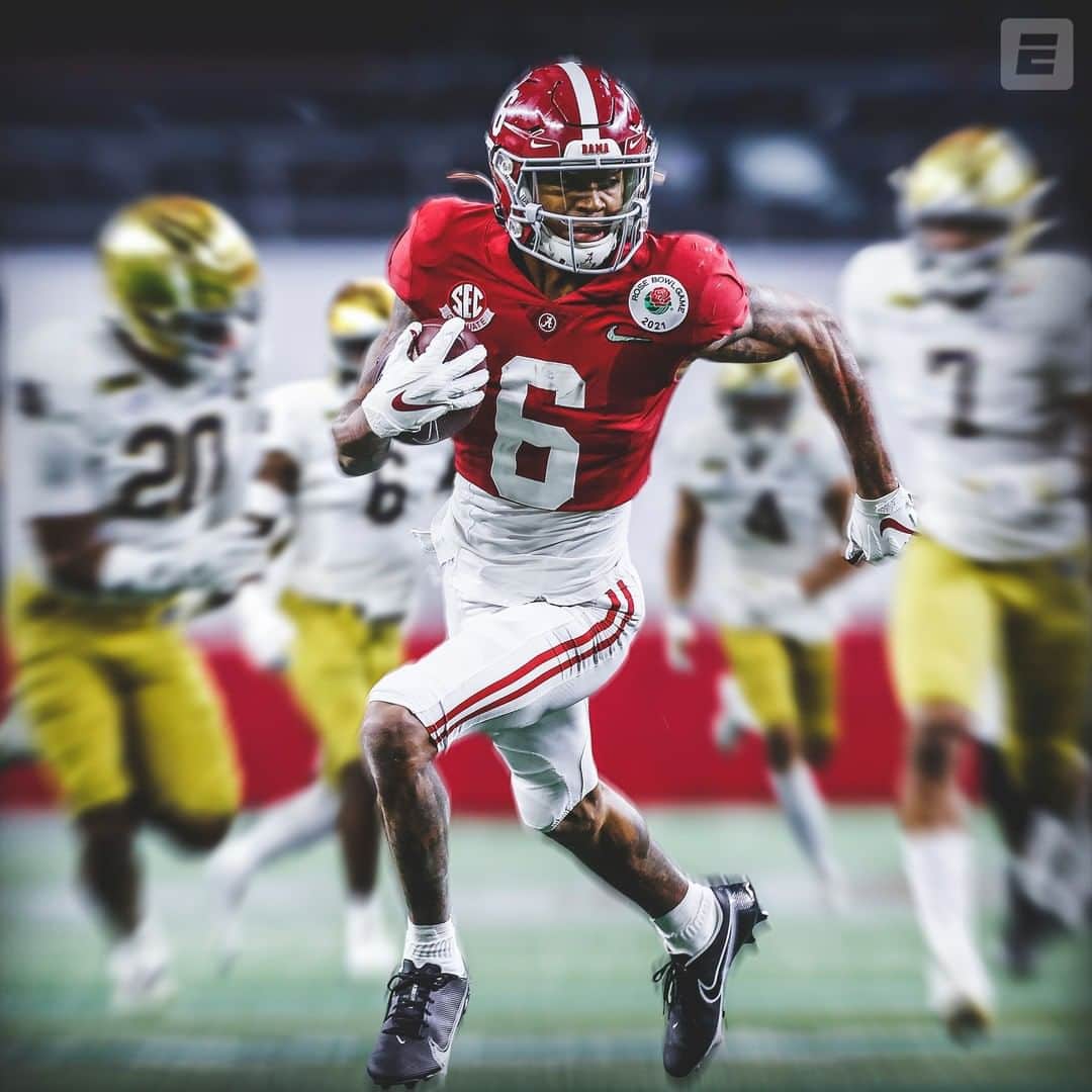 espnさんのインスタグラム写真 - (espnInstagram)「Notre Dame couldn't keep up with DeVonta Smith in Bama's semifinal win 💨  🏎 7 receptions 🏎 130 receiving yards 🏎 3 TDs」1月2日 9時34分 - espn