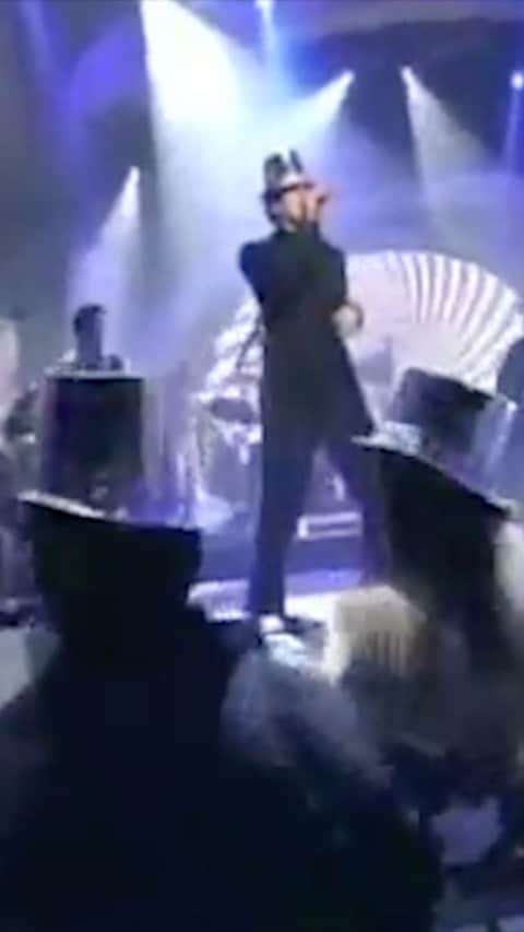 ジェイソン・ムラーズのインスタグラム：「Happy New Year!  #fbf video by @billygalewood」