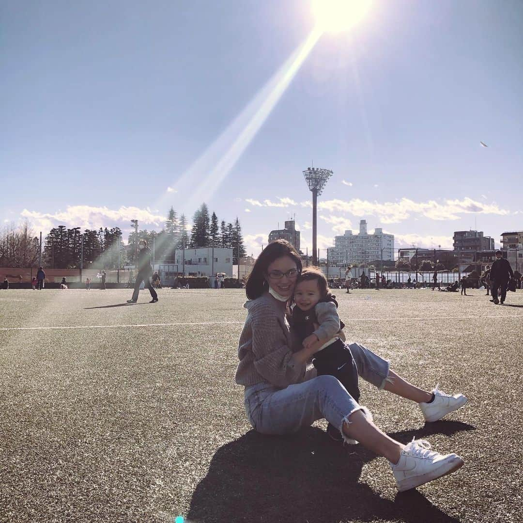 テイラー鈴木のインスタグラム：「Spent the first at the park with my boys 👨‍👩‍👦☀️」