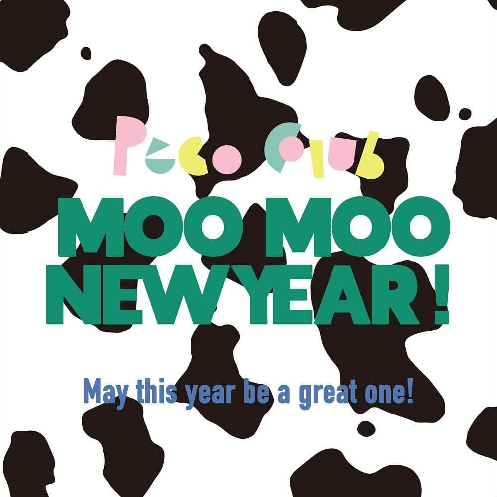 PECO CLUBのインスタグラム：「🐄Moo Moo Happy New Year🐄 ㅤㅤㅤㅤㅤㅤㅤㅤㅤㅤ 2021年、あけましておめでとうございます🎉 今年もPeco Clubをどうぞよろしくお願いいたします🎀 皆さん、素敵なお正月を過ごしていますか⁉️ Peco Clubののお正月イベント、Moo Moo New Yearついに始まります🎉 ㅤㅤㅤㅤㅤㅤㅤㅤㅤㅤ 本日1/2 12:00〜 New Year Itemを発売するよ🖍 みなさんから、リクエストをたくさんいただいた人気のアイテムが登場！絶対にGetしてね🛍  ㅤㅤㅤㅤㅤㅤㅤㅤㅤ 🌀Hair style sweat ￥6,900＋tax Color：Charcoal,White Size：Free 🖍ディレクターぺこのヘアスタイルを描いたHair styleシリーズ。 今回はお団子ヘアも追加されたデザインにアップデートしてスウェットで登場です🎀 リクエストの多かったチャコールも仲間入りしてRestockします🛒 ※Charcoalは裏毛素材、Whiteは裏起毛素材となります。  🌀Moo moo bag ￥5,900＋tax Color：Multi Size：Free 🛍予約商品 ⏰1月下旬発送予定 🖍2021年は丑年！ということで、大人気Moo mooシリーズからMoo moo bagが再び登場🐄 500mlのペットボトルがすっぽり入る容量だからお出かけにぴったりです🛍どんなコーデにも可愛くマッチするMoo moo bag、この機会に是非Getしてね🐄☀️  🌀Lipstick case ￥2,900＋tax Color：Green,White Size：Free 🖍乾燥の気になるこの季節に必須なリップバームを持ち運ぶのに便利なリップスティックケース💄 即日完売したCow柄(White)がRestock! リップバームはもちろん、口紅や印鑑など色んなものを入れられるよ🎀 バッグにつけたりベルトループに付けてコーデのポイントにしたり。。。自分だけの使い方を楽しんでね！ ㅤㅤㅤㅤㅤㅤㅤㅤㅤㅤ ※数量限定となり、なくなり次第販売終了となります。 ㅤㅤㅤㅤㅤㅤㅤㅤㅤㅤ #pecoclub #moomoonewyear #newyearevent」