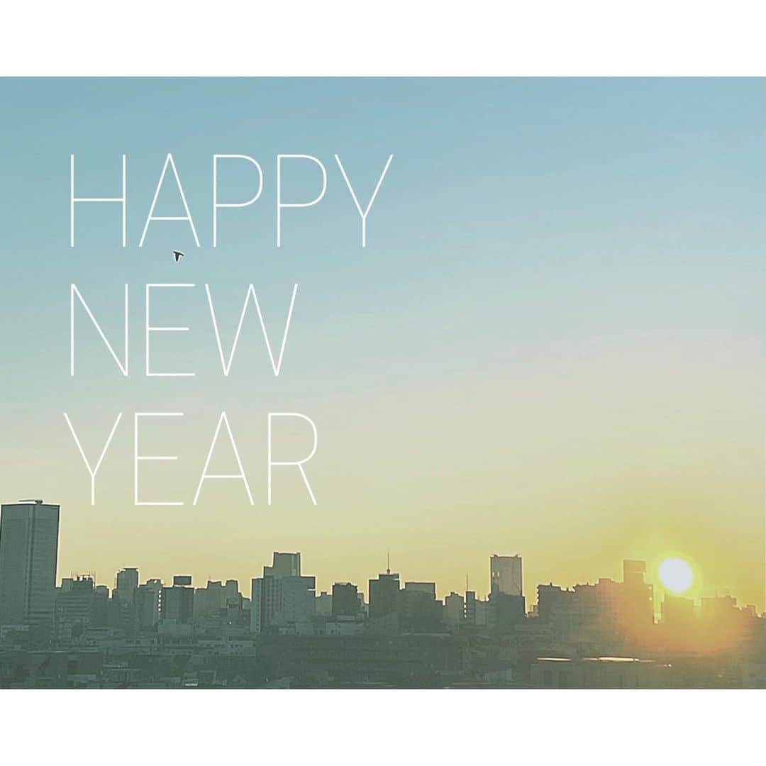 太田彩乃のインスタグラム：「明けましておめでとうございます 皆さまが心穏やかに気持ち良く過ごせる1年でありますように🧡 . . #新年 #令和3年 #新しい時代」