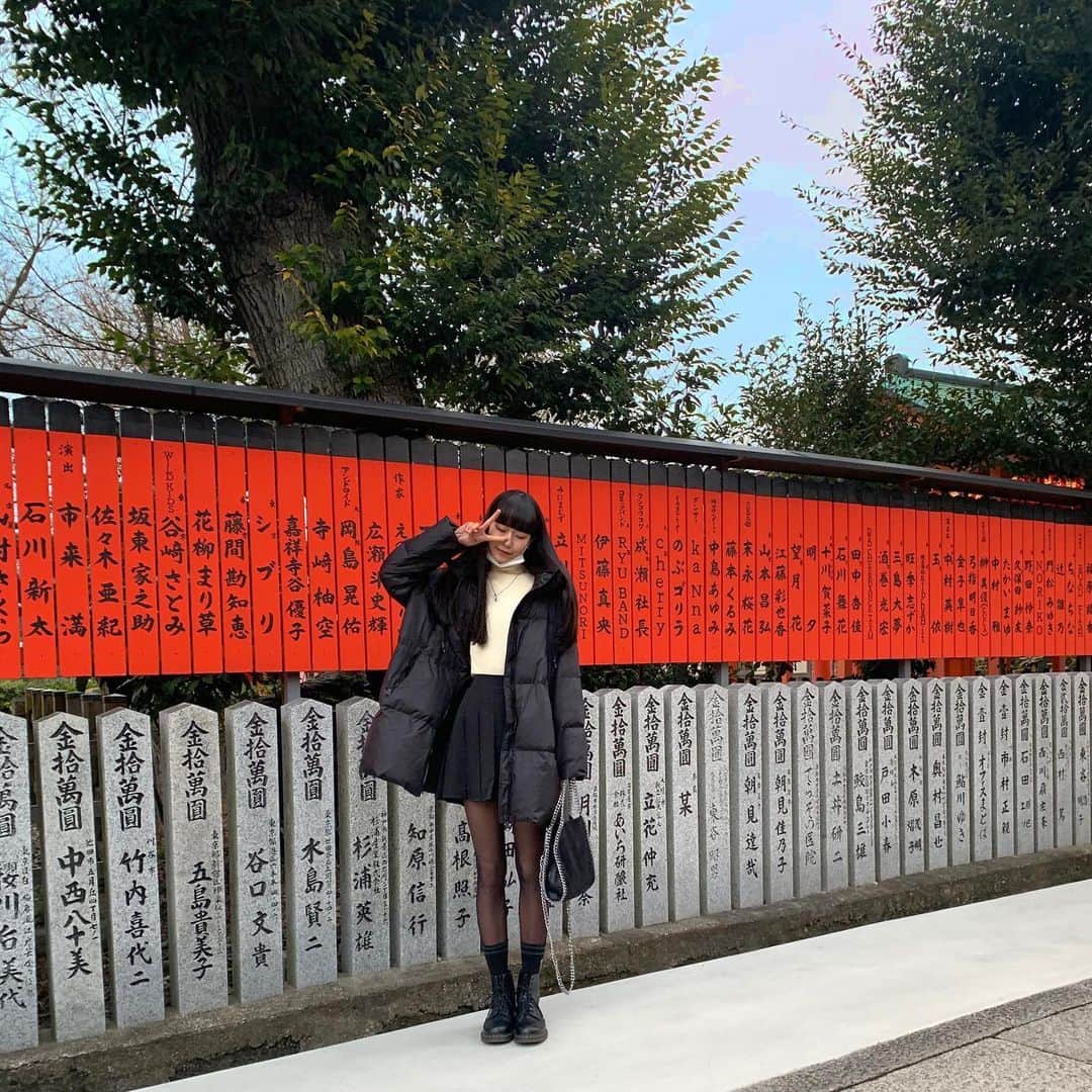 小田鈴音のインスタグラム：「. 新年明けましておめでとうございます🐮🤍  今年も、自分を大切に私らしく頑張っていきたいと思います😊  この投稿を見てくださっているフォロワーさんや私の周りの方々が健康で幸せに過ごせますように！どうぞ今年もよろしくお願い致します🤍🤍」