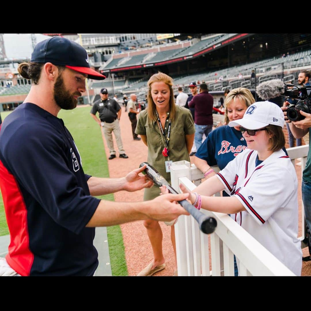 チャーリー・カルバーソンさんのインスタグラム写真 - (チャーリー・カルバーソンInstagram)「I am so grateful to have had these past 3 years playing at home for the @braves . Growing up I always wanted to wear this jersey and play for the hometown team, but I never knew how special it was going to be. Thank you Braves Country for embracing me and my family the way that you did! Excited for this next chapter @rangers」1月2日 10時23分 - charlieculberson