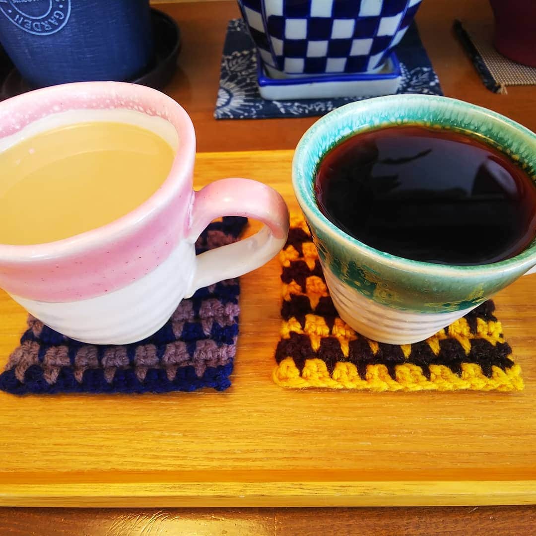 みながわゆみさんのインスタグラム写真 - (みながわゆみInstagram)「#コーヒー #coffee #コーヒーカップ #かわいいカップ #コーヒー好き #コーヒー好きな人と繋がりたい #写真好き #写真好きな人と繋がりたい #ビッグベリー #コーヒーの木 #南部鉄瓶」1月2日 10時39分 - nama.09.19