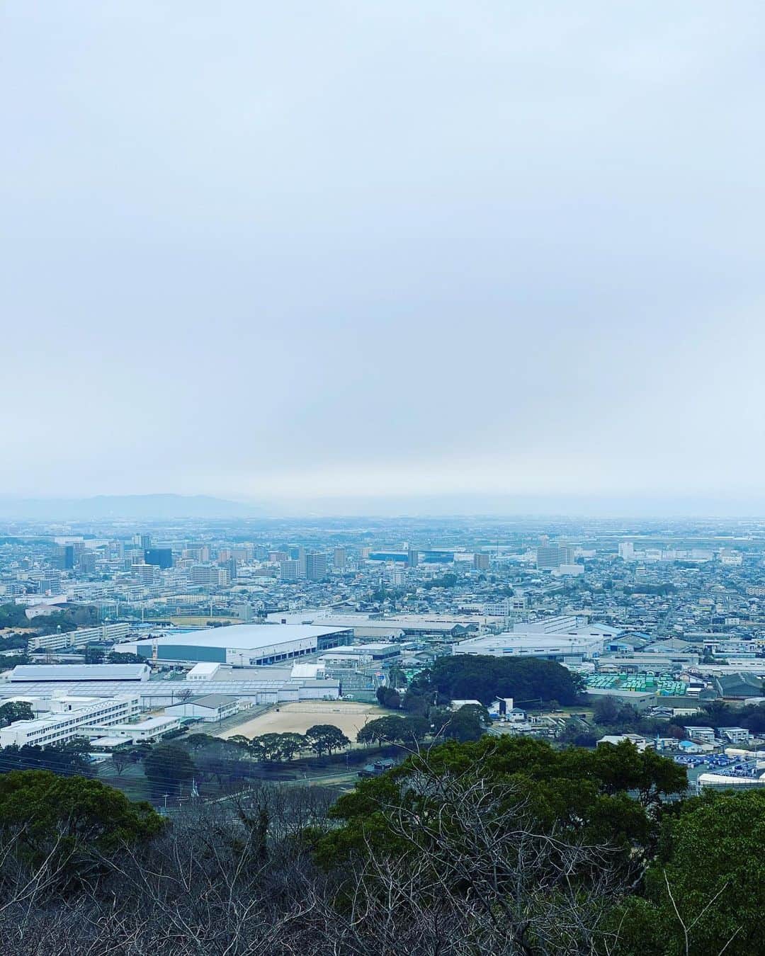 高橋義希さんのインスタグラム写真 - (高橋義希Instagram)「あけましておめでとうございます。 今年もよろしくお願いします。  #今年もここからスタート  #朝日山#一段一段#一歩一歩 #ミズノ #感謝」1月2日 10時56分 - yoshikitakahashi14