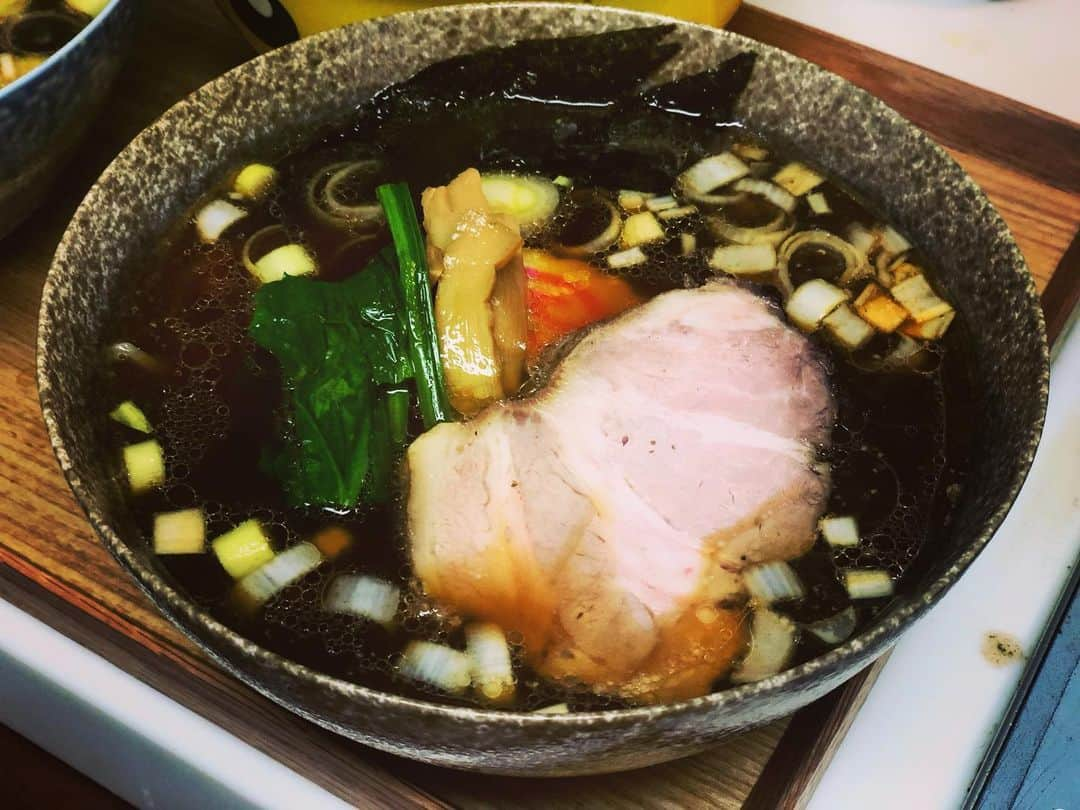 あばれる君さんのインスタグラム写真 - (あばれる君Instagram)「年越し自家製白河ラーメン(あば河ラーメン)２日目。🍜😋２日目の方がずっと美味しいですわ😋🥢✨」1月2日 11時16分 - abarerukun