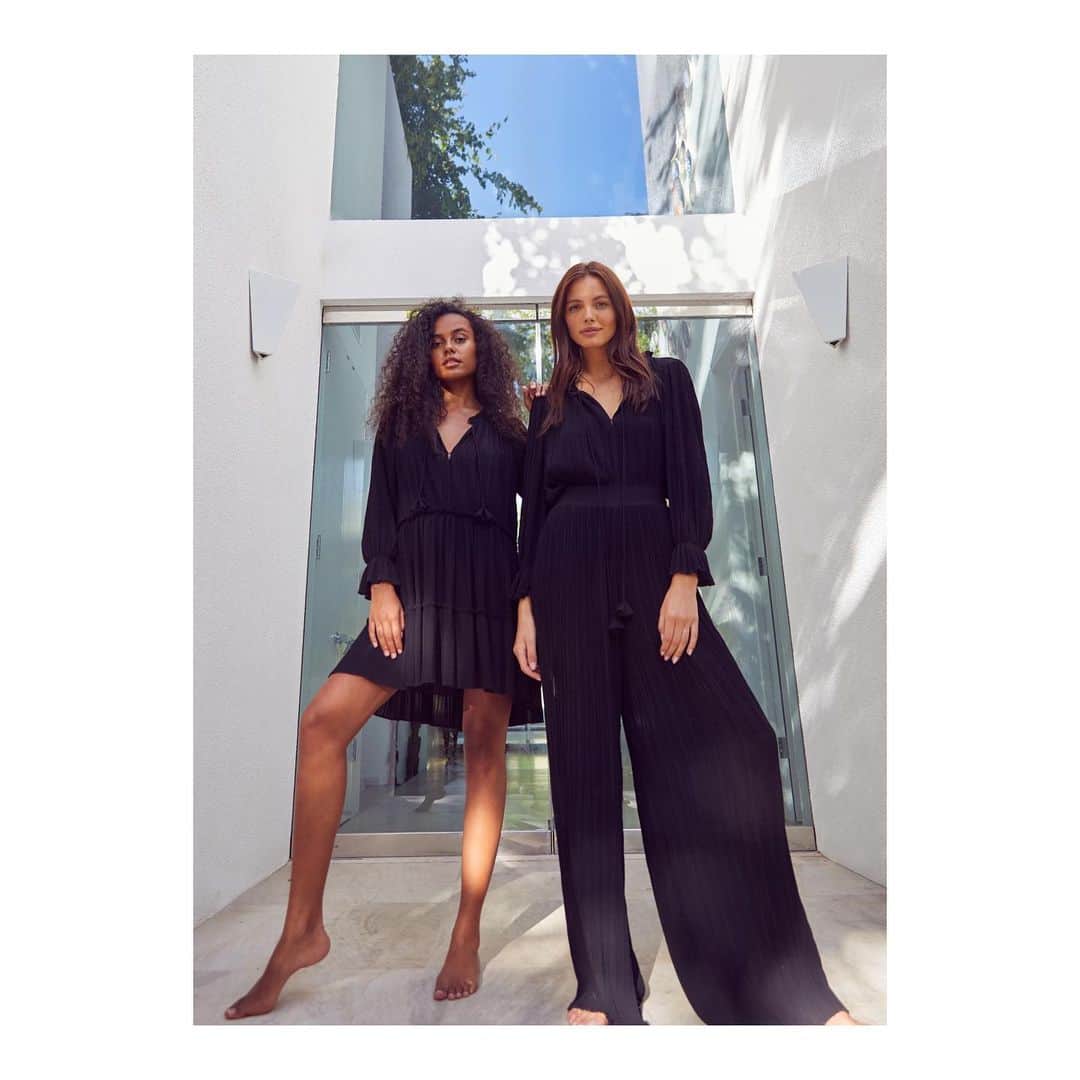 ティーバッグスのインスタグラム：「Clean slate ✨ Reset in effortless essentials and monochromatic hues. #MISAworld」