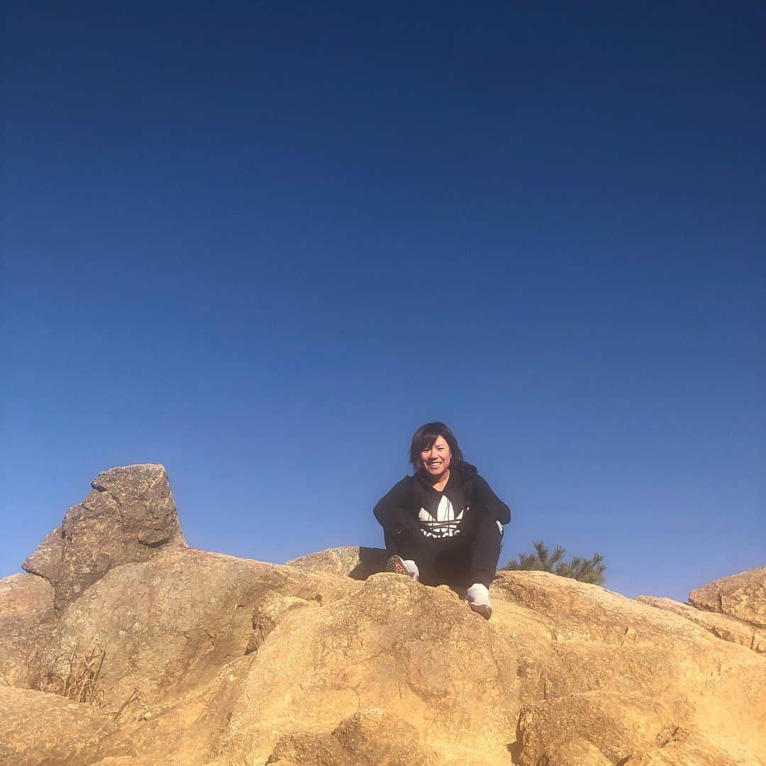 岡山絵里さんのインスタグラム写真 - (岡山絵里Instagram)「. あけましておめでとうございます🎍 今年もよろしくお願いします。 #山登り」1月2日 11時36分 - eri_okayamagolf