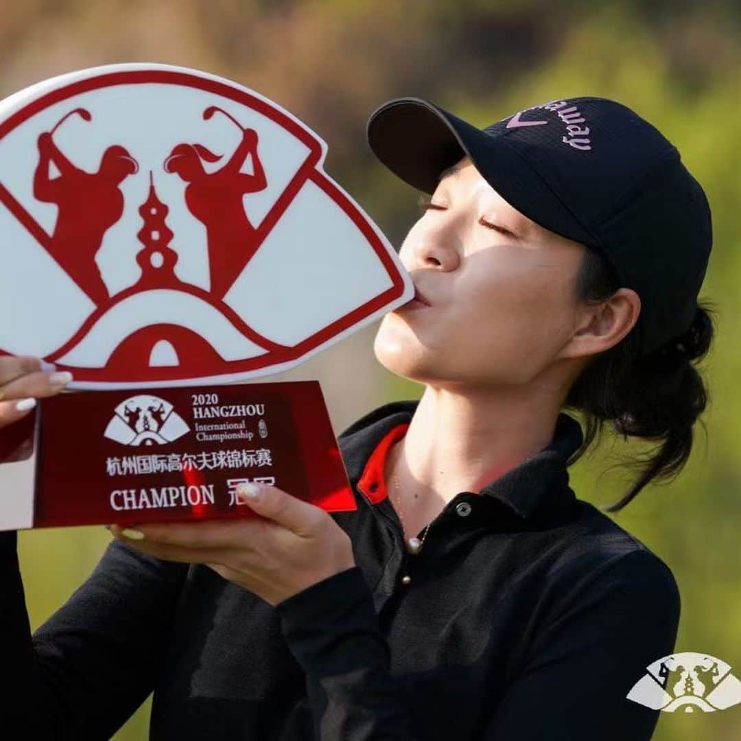 ジャン・ジェナリンのインスタグラム：「2020 HANGZHOU  #champion #🏆」
