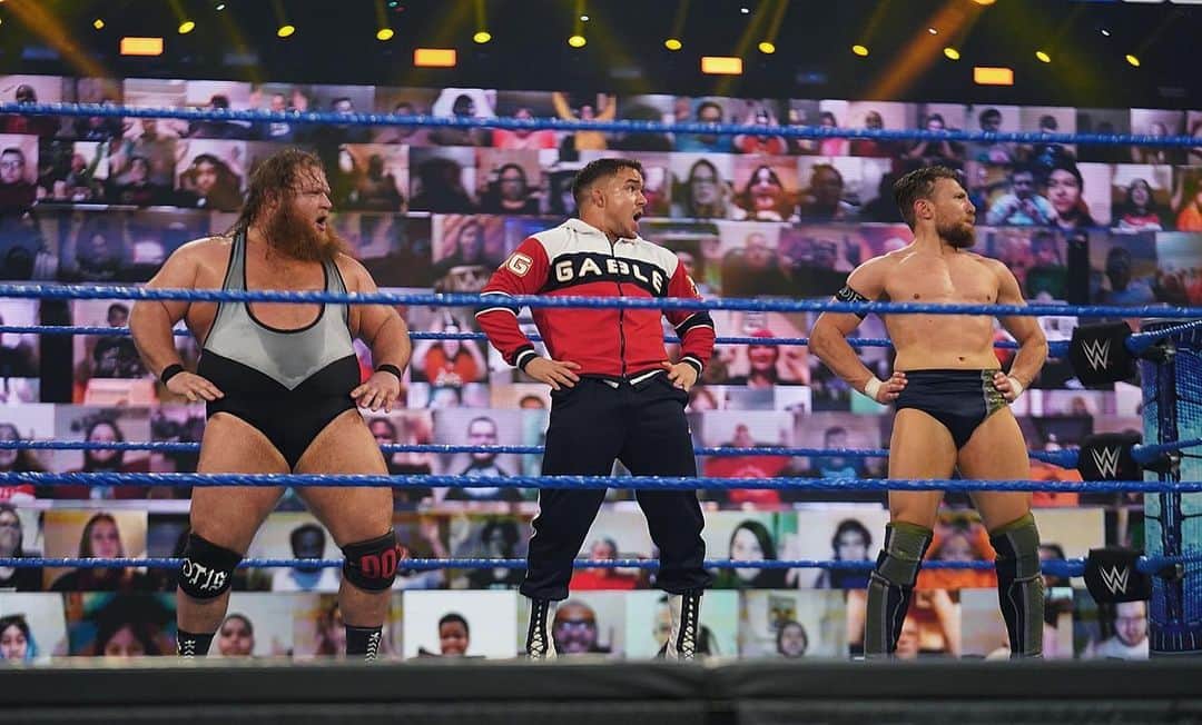 WWEさんのインスタグラム写真 - (WWEInstagram)「#DanielBryan & @otis_wwe celebrate their win with @wwegable! #SmackDown」1月2日 11時44分 - wwe