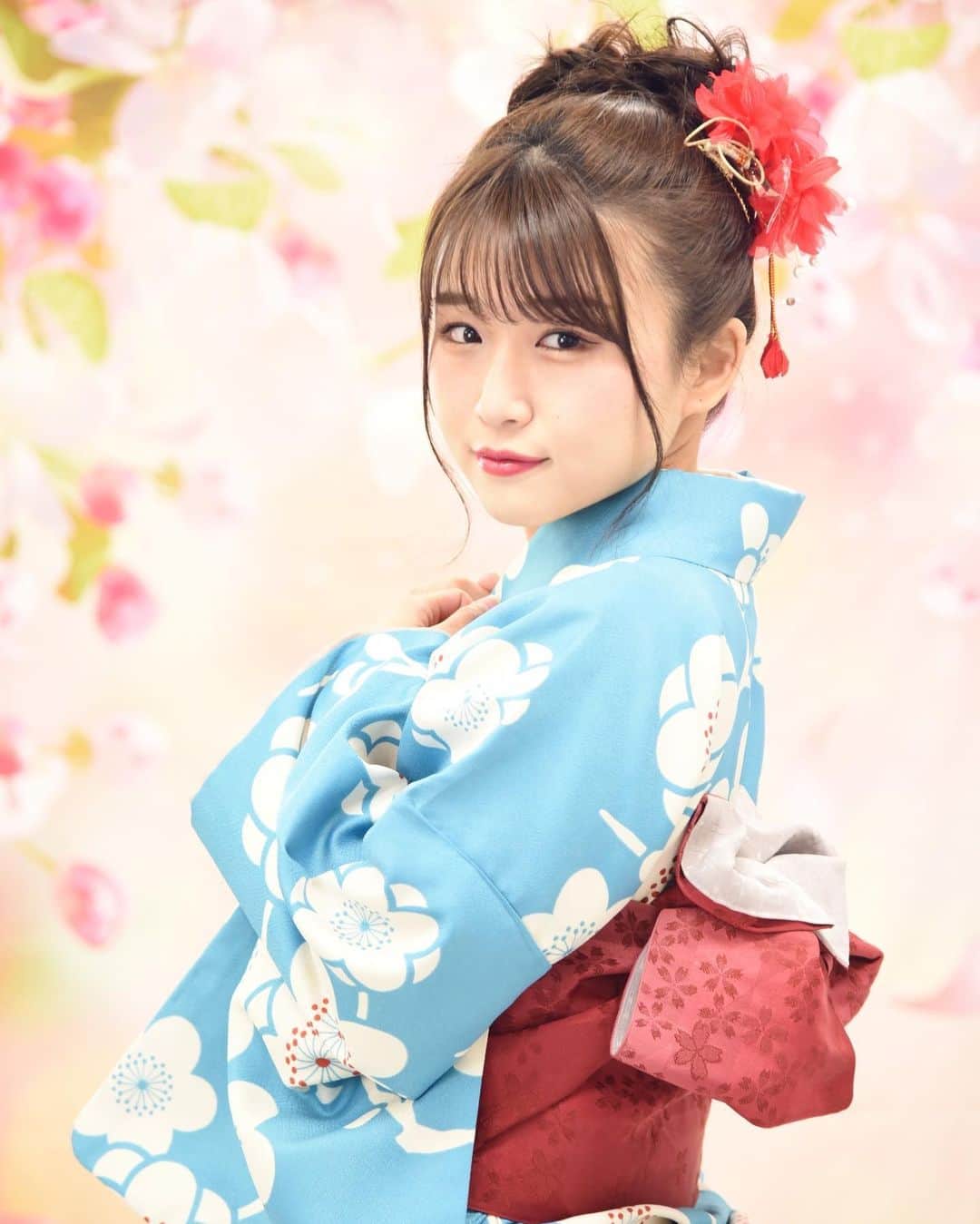 河野万里奈さんのインスタグラム写真 - (河野万里奈Instagram)「せっかくたくさん撮ってもらったのでアナザーカットもあげておきます ちなみにカメラマンさんは近鉄時代からのバファローズファンでヘアメイクさんは鈴木優投手の高校時代からのファンでした #うしどし #正月監督」1月2日 11時52分 - marina_kawano