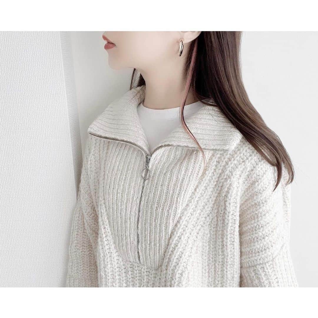kumiのインスタグラム：「今日はちほぴとお揃いで買った イザベルのニットを初おろし🎍＊  そしてずっとやってみたかったピンクメッシュ。 なんともおめでたいカラー🦩で新年を迎えました。  今年の目標は去年コツコツと頑張って始めたことを 悔いなく楽しく作り上げていくこと。 そして必ず資格もとる。 ( みんなの抱負を聞いて燃えてます🔥 )  大好きなfasionもめいっぱい楽しんでいこう♡  #isabelmarant#isabelmarantetoile #petitbateau#sophiebuhai」