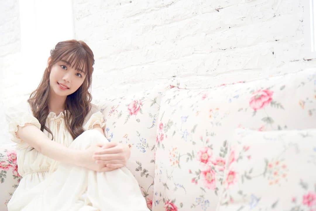 虹川葵のインスタグラム：「【 ご報告 】 あけましておめでとうございます🎍 この度、芸能事務所フィットに所属することになりました。 また『 虹川 葵 』として活動をしていきますので、これからも応援よろしくお願いします✨」