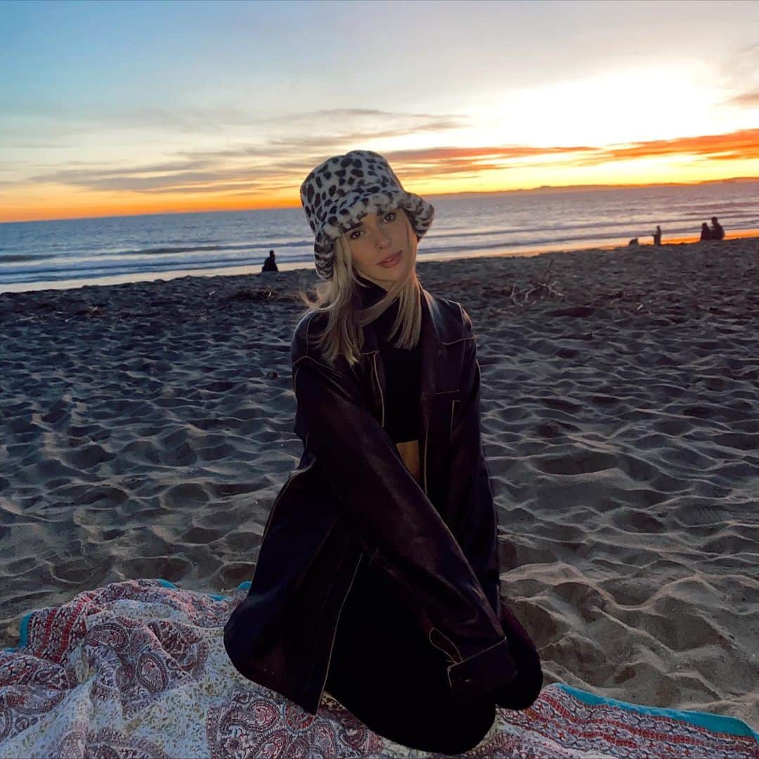 のインスタグラム：「hi 2021」
