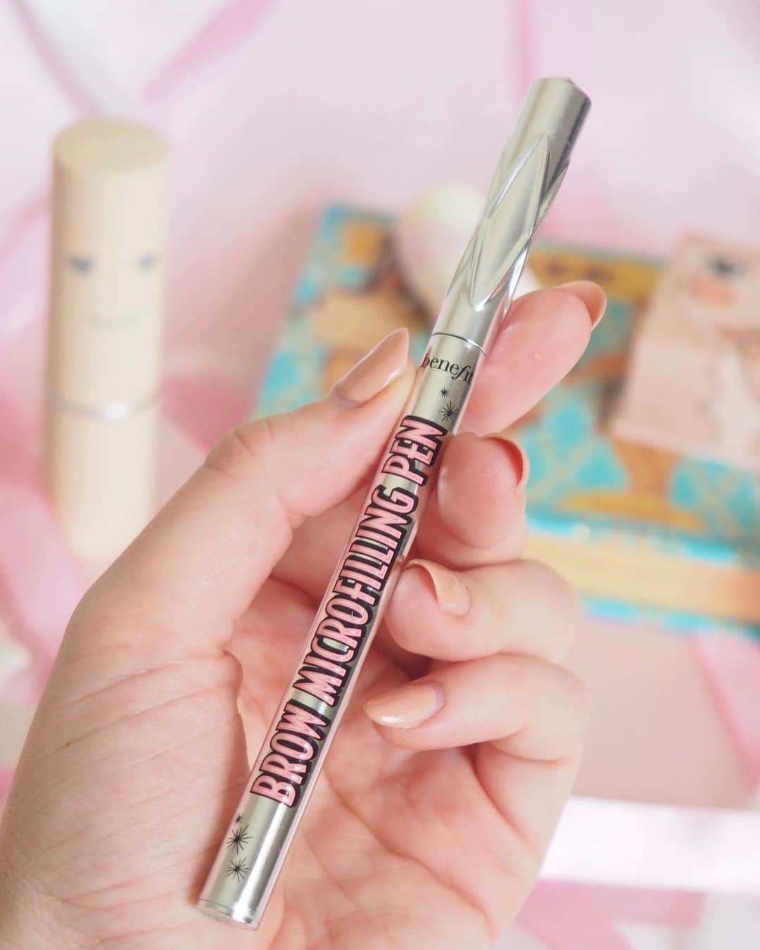 Benefit Cosmeticsさんのインスタグラム写真 - (Benefit CosmeticsInstagram)「If you still can’t microblade, you can always microFILL! 🖋 Get the look without the commitment (or appointment!) with Brow Microfilling Pen! #benefit」1月2日 12時46分 - benefitcosmetics