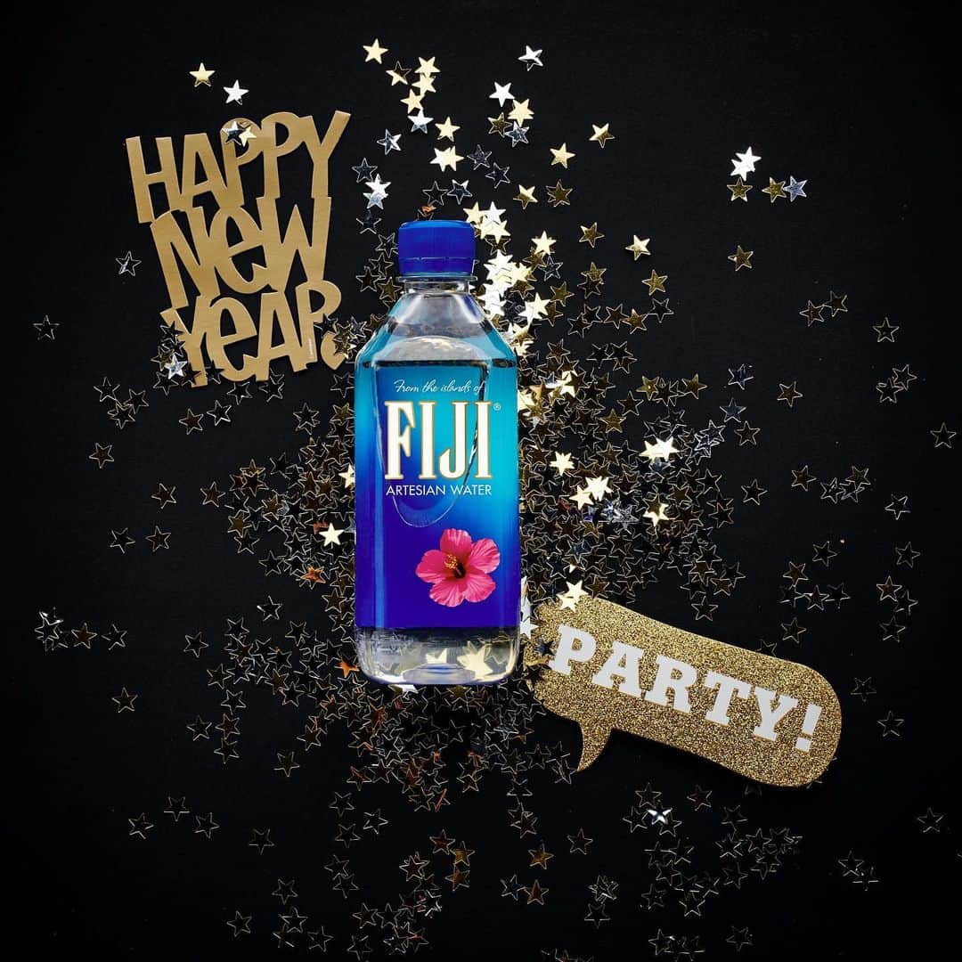 FIJIWaterJapanさんのインスタグラム写真 - (FIJIWaterJapanInstagram)「Happy New Year From FIJI Water💙 皆様によって素晴らしい一年になりますように🌟  #fijiwater #フィジーウォーター #水分補給 #ミネラルウォーター  #happynewyear #lifewithfijiwater  #newyear #新年」1月2日 12時49分 - icelandicglacialjp