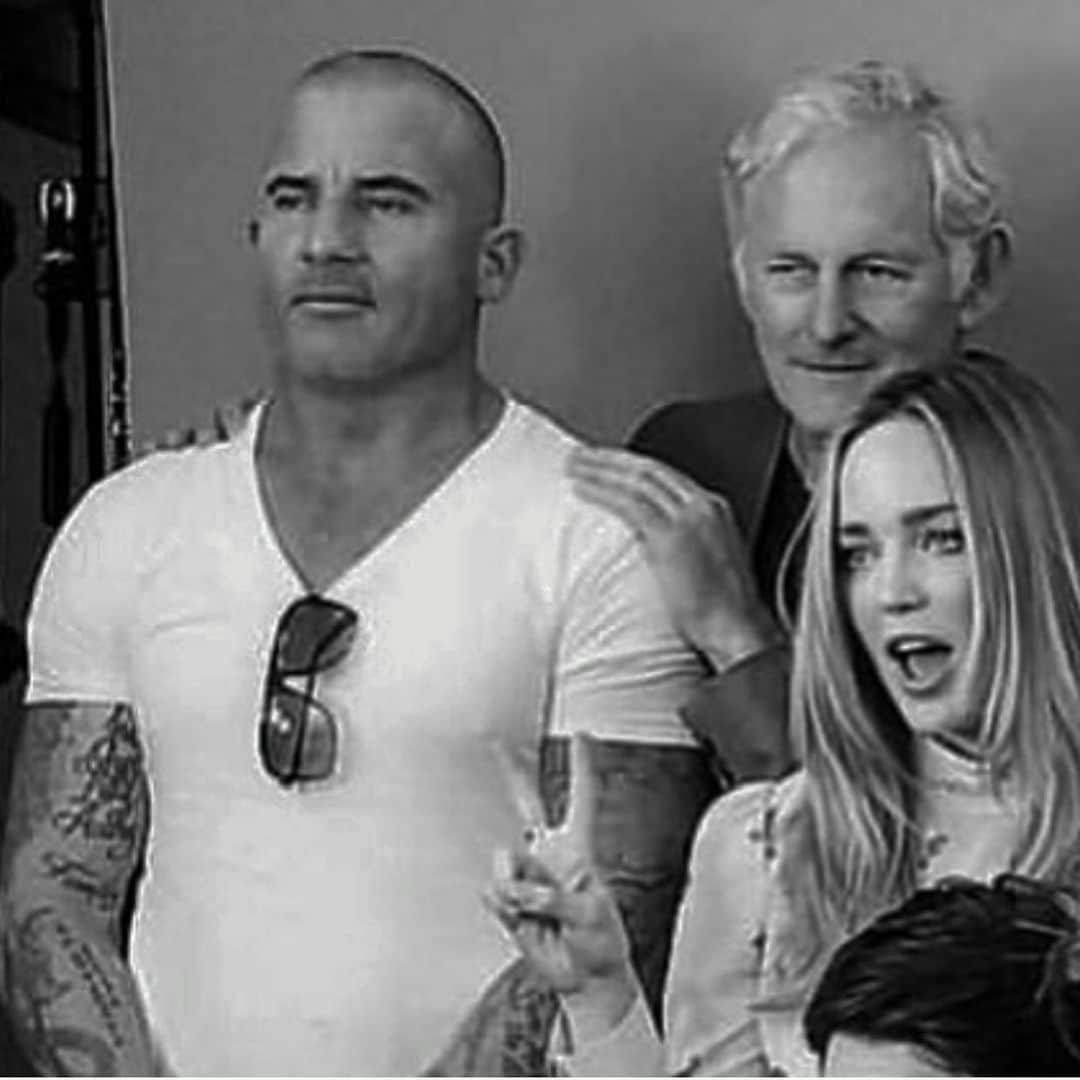 ドミニク・パーセルさんのインスタグラム写真 - (ドミニク・パーセルInstagram)「@therealvictorgarber @caitylotz #memories @dccomics @cw_legendsoftomorrow .... good people. I like em. ❤️.... tune into #legends/ don’t know when it airs but tune in.」1月2日 12時52分 - dominicpurcell