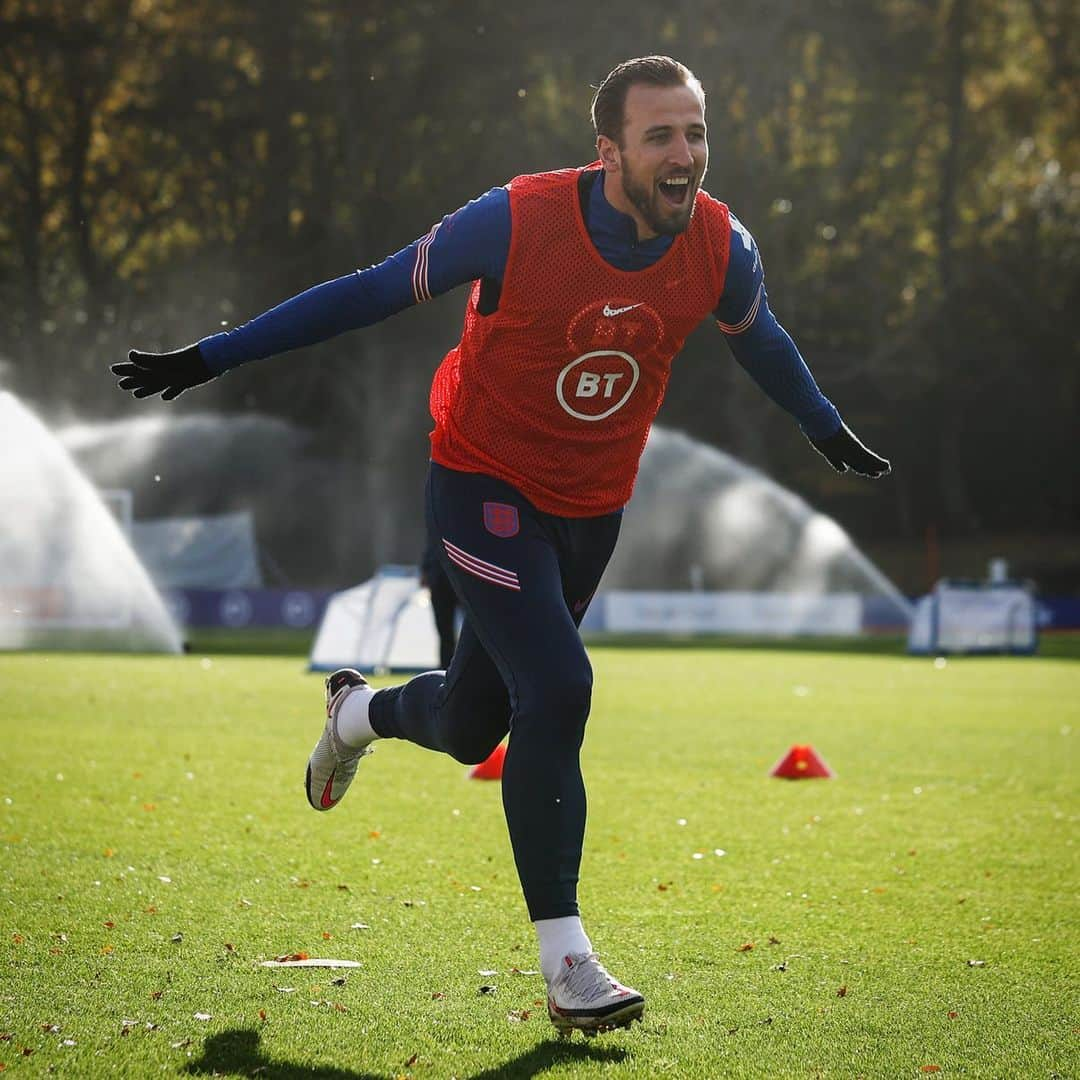 サッカー イングランド代表チームさんのインスタグラム写真 - (サッカー イングランド代表チームInstagram)「Starting the year as he means to go on 🔥」1月2日 23時44分 - england