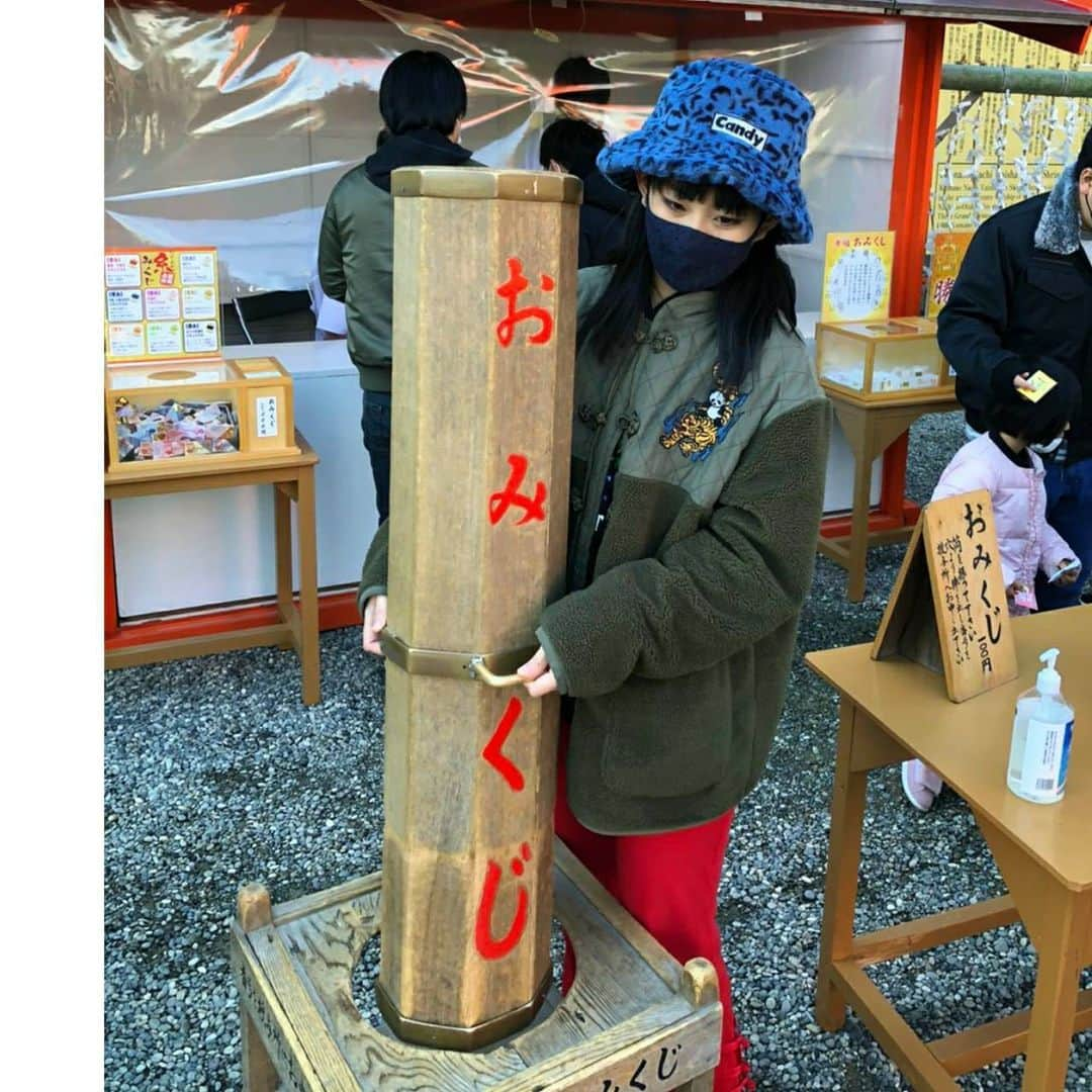 根岸可蓮さんのインスタグラム写真 - (根岸可蓮Instagram)「🎍 家族で初詣に行ってきました⛩️ おみくじ 大吉🥰 ※ ※ ※ #たこやきレインボー #たこ虹 #tacoyakirainbow #taconiji #根岸可蓮 #れんれん #Renstagram #アニメ好き #熊野那智大社 #那智大社 #那智 #熊野 #初詣 #お正月 #おみくじ #おみくじ大吉 #和歌山県 #家族旅行 ##candystripper #キャンディストリッパー #キャンスパ #followme #instagood #れんれんドキドキでーす」1月2日 23時50分 - negishikaren_official