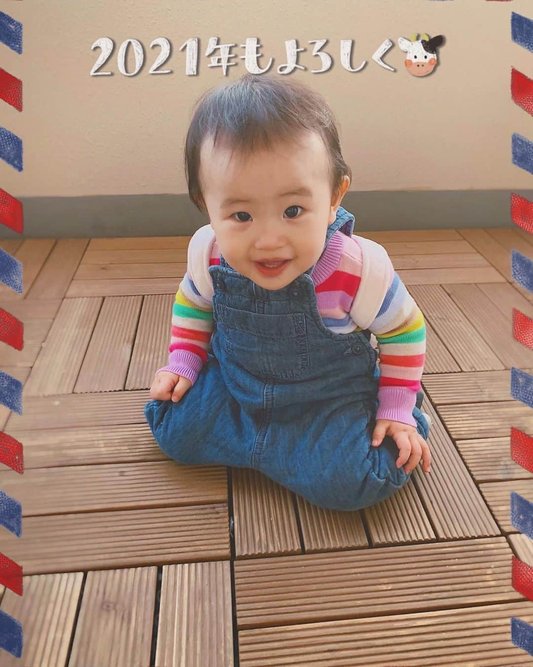 来夏のインスタグラム：「#2021 本年も宜しくお願いします🐮 #1歳1ヶ月 になりました👶🏻 健やかに #おてんば娘 に育っております💁🏽‍♀️ 1年前比べると成長のはやさに驚き‼️ #丑年 #13ヶ月 #13monthsold  #girl #女の子ママ」