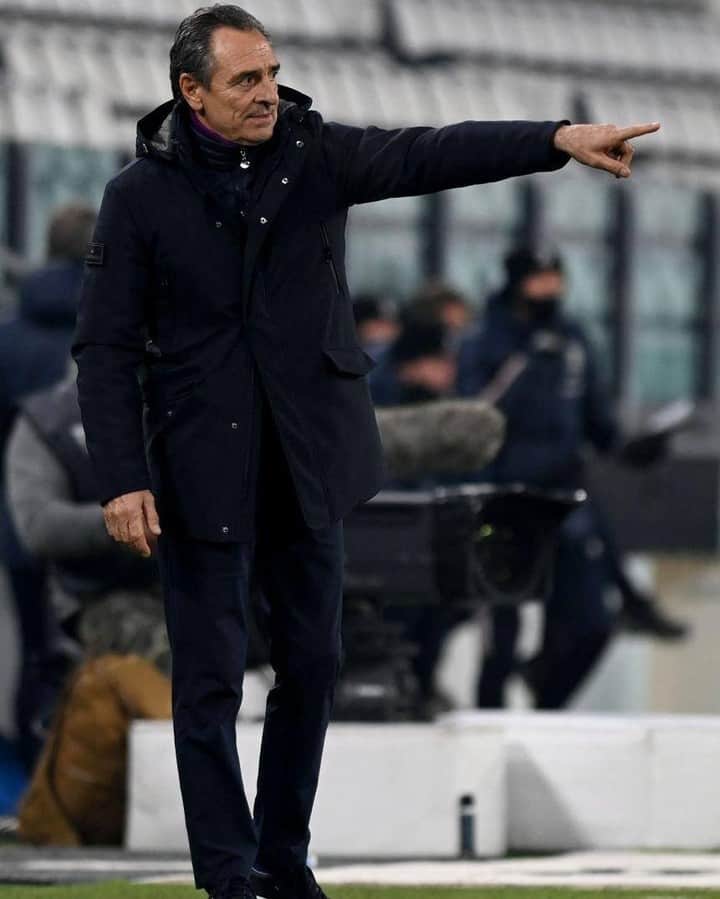 ACFフィオレンティーナさんのインスタグラム写真 - (ACFフィオレンティーナInstagram)「"Per la svolta serve continuità" 🎙️ "The turning point is consistency" ⚜️  #ForzaViola 💜 #Fiorentina #ACFFiorentina #CesarePrandelli #Prandelli」1月2日 22時28分 - acffiorentina
