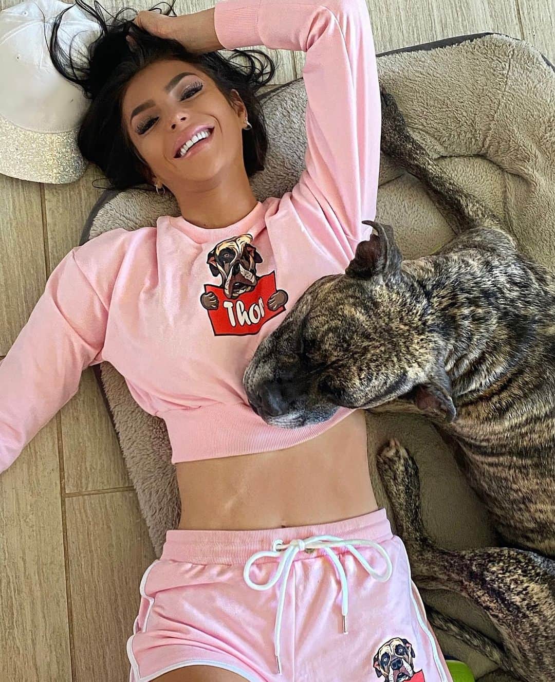 Kelly Clelandさんのインスタグラム写真 - (Kelly ClelandInstagram)「Pets, Fashion & Lifestyle and a whole lot of Love!! Happy Weekend 2021 🐾 #goodmorning #pets  #fashion #lifestyle #puppylove #comfort #ecofriendly #quality #happiness #grateful #relax #onedayatatime #staywell #staystrong #bestwishes #haveagoodone  Thank-you Oh! MyBrand for one of my favorite outfits! 💕 #personalized #pet #fashion #visit @ohmybrand_official」1月2日 22時50分 - kellyacleland4