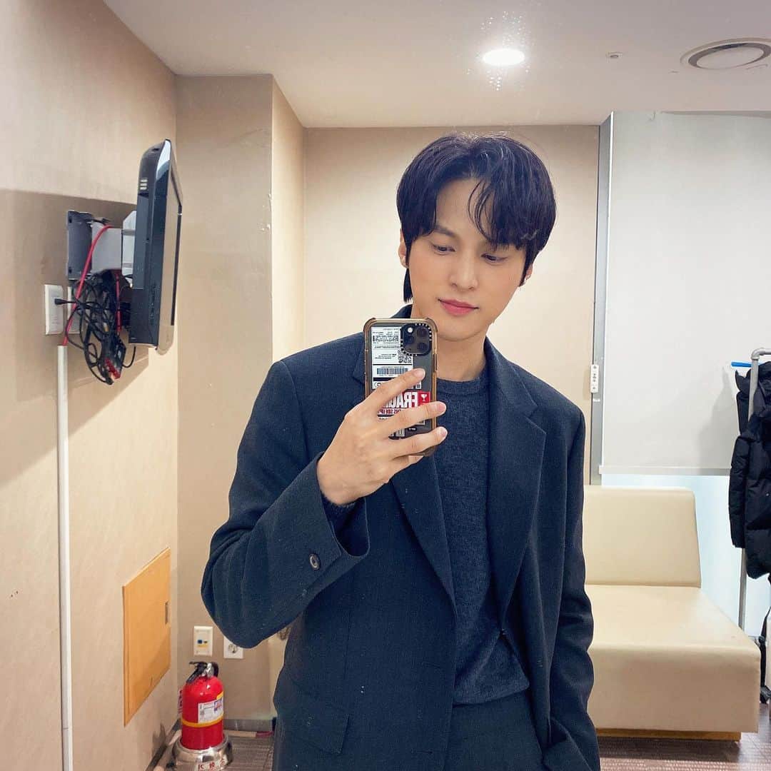 ユン・ソヌのインスタグラム：「새해복 많이 받으세요❤️」