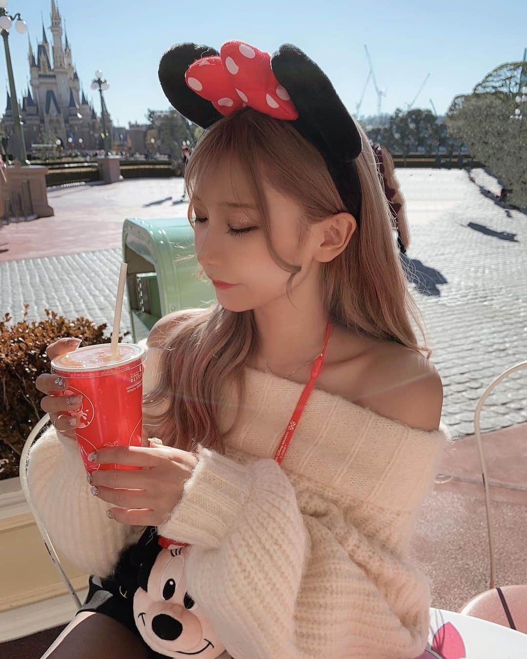 のインスタグラム：「. 明けましておめでとうございます❤︎ 今年も宜しくお願い致します🐮💫 . #disney #disneyland #ディズニー #ディズニーランド #darich #zara #ダーリッチ #ザラ #ootd #ディズニーコーデ」