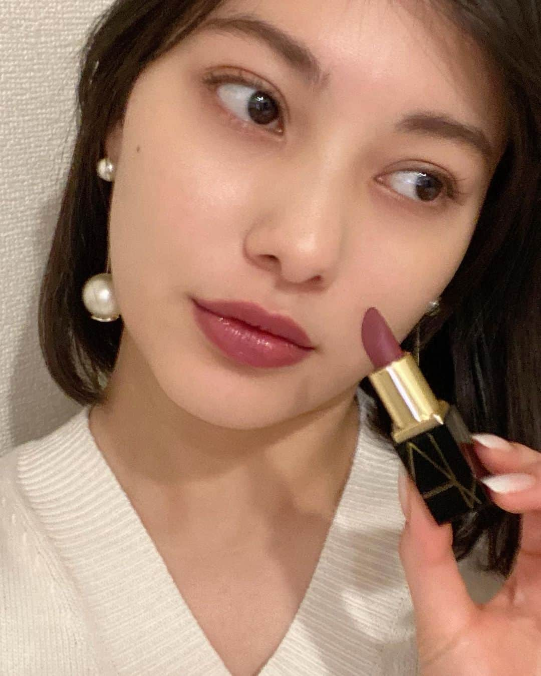 せたこさんのインスタグラム写真 - (せたこInstagram)「リップは @narsissist がおきにいりんご！ LOVIN' LIPS MATTEをいつも使ってるけどいい色って褒められる😚 その上からグロス塗ってつやつやにっ  アイシャドウもこちらを使っておる！  #nars #ナーズ #コスメ #リップ #アイシャドウ」1月2日 23時00分 - setako