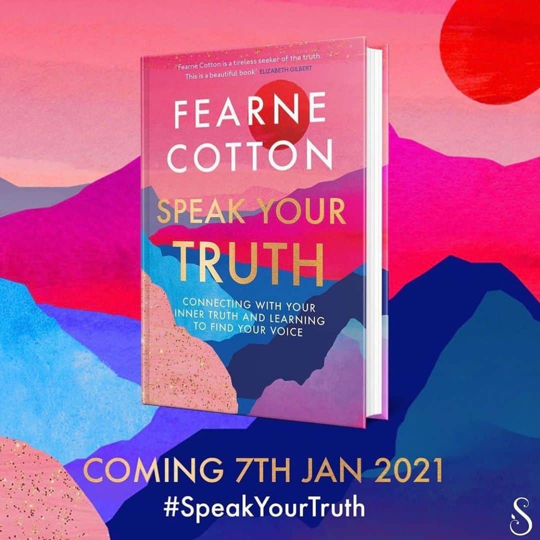 ファーン・コットンのインスタグラム：「Speak Your Truth is out in 5 days which is exciting yet simultaneously scary. Often being truthful to others and even yourself is terrifying.  I discuss many topics in this book and pose a lot of questions like this...   Can you see beneath the stories you’ve told yourself, and told others, to see what’s really pulsing in your heart? It might take a months or years of digging but it is there, waiting for permission to thrive. Here are some of my truths. What are yours? #SpeakYourTruth swipe to see and then reply in the comments with yours ⬇️ 🗣」