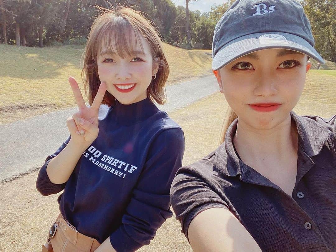 のインスタグラム：「2021年、初投稿😌♥️﻿ ﻿ ﻿ 改めまして、﻿ 明けましておめでとうございます🎍✨﻿ ﻿ ﻿ 年始はいかがお過ごしですか？？﻿ 私は大好きな家族と過ごしています☺︎︎✨﻿ ﻿ ﻿ ﻿ そして今日は綺麗な朝日も見れて﻿ すごく良いスタートです〜🐮🌅﻿ ﻿ ﻿ ﻿ ﻿ 写真は少し前に﻿ CHALとゴルフ行った時のです⛳️📸﻿ ﻿ ﻿ ﻿ ゴルフも行きたいな〜〜♩﻿ 沢山行けますように( ˆ ˆ )﻿ ﻿ ﻿ ﻿ 明日も良き1日をお過ごしください♡﻿ ﻿ ﻿ ﻿ ﻿ #オリックス #Bs2020 #BsGirls #オリ姫﻿ #野球 #プロ野球 #オリックスバファローズ #超革新系﻿ #野球女子　#野球好き　#京セラドーム大阪　﻿ #2021年 #初投稿 ﻿ #ゴルフ #ゴルフ女子 #ゴルフウェア﻿ #baseball #ORIX #Buffaloes #BINNOVATION﻿ #MIYU #miyu_337  #🐼 ﻿」