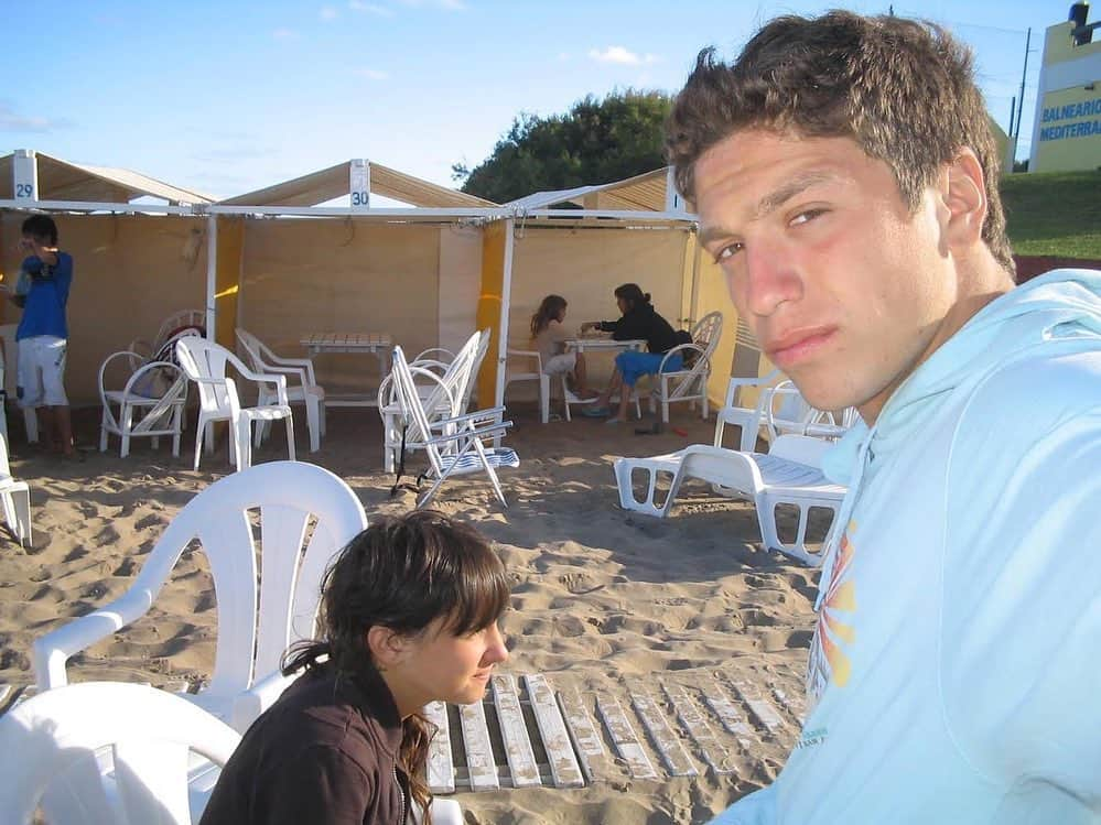 アレハンドロ・ゴメスのインスタグラム：「San bernardo 2006 @linda.raff ❤️😀 🌊  #recuerdos」