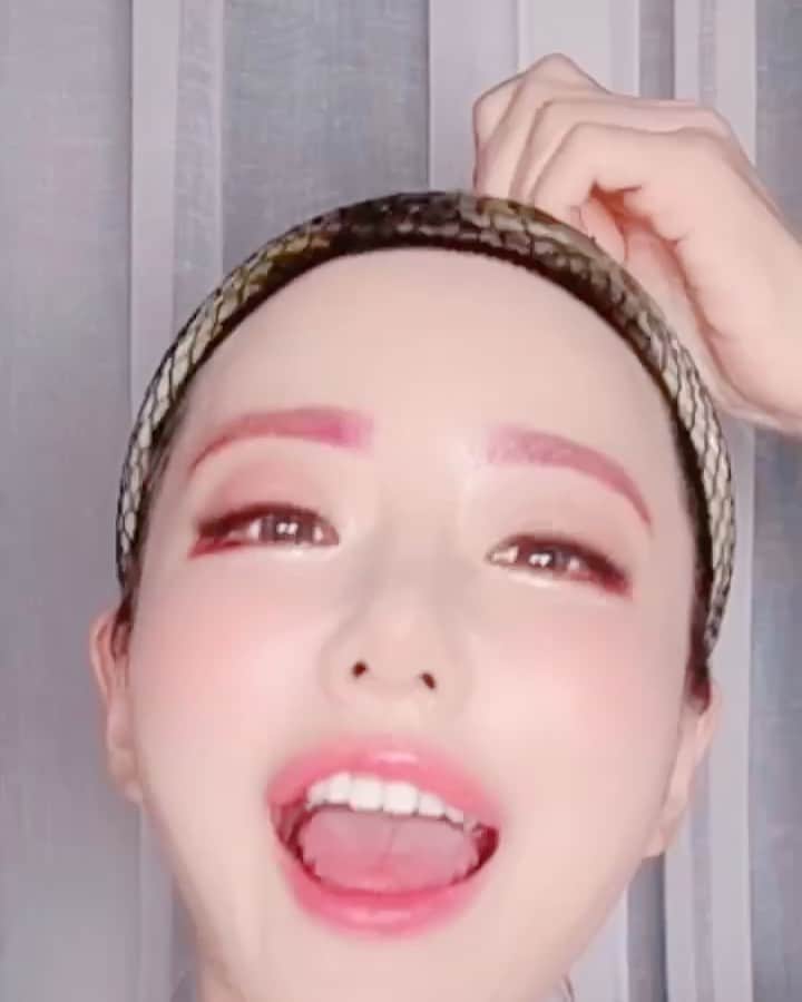Dj Sodaのインスタグラム：「이럴 줄 몰랐지?🤪💕💕(가발 12시간 써서 못생겨도 이해해줘⚠️) You didn't expect this.😝😝(I'm ugly because I wore a wig for 12 hours.🥲)」
