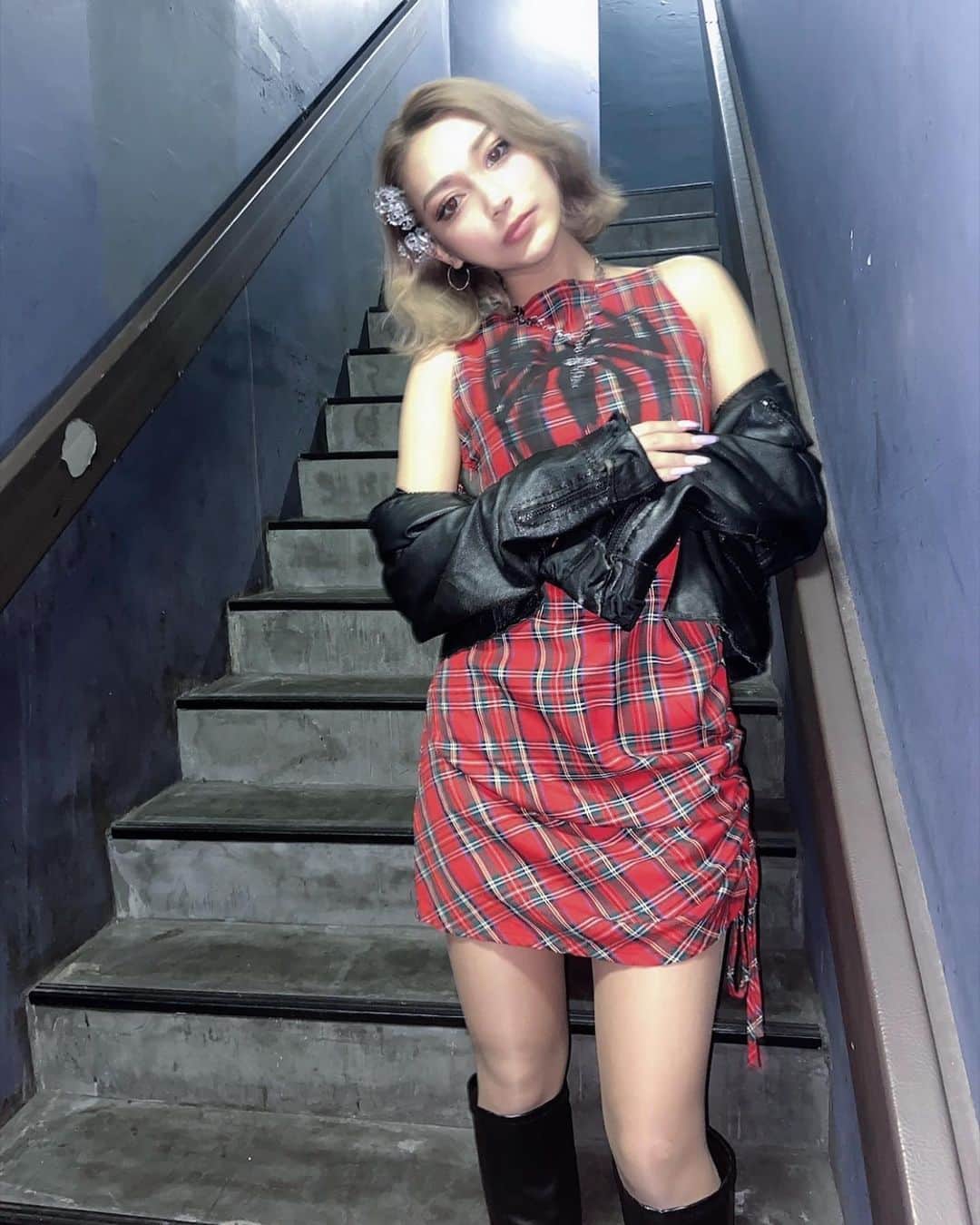 えまぽち(穂波エマ)のインスタグラム：「2021初投稿〜🎌  2021は大事な年になります 2021もぽちみちゃんを愛してくださいね 私はその何倍もファンを愛します👉🏽👈🏽」