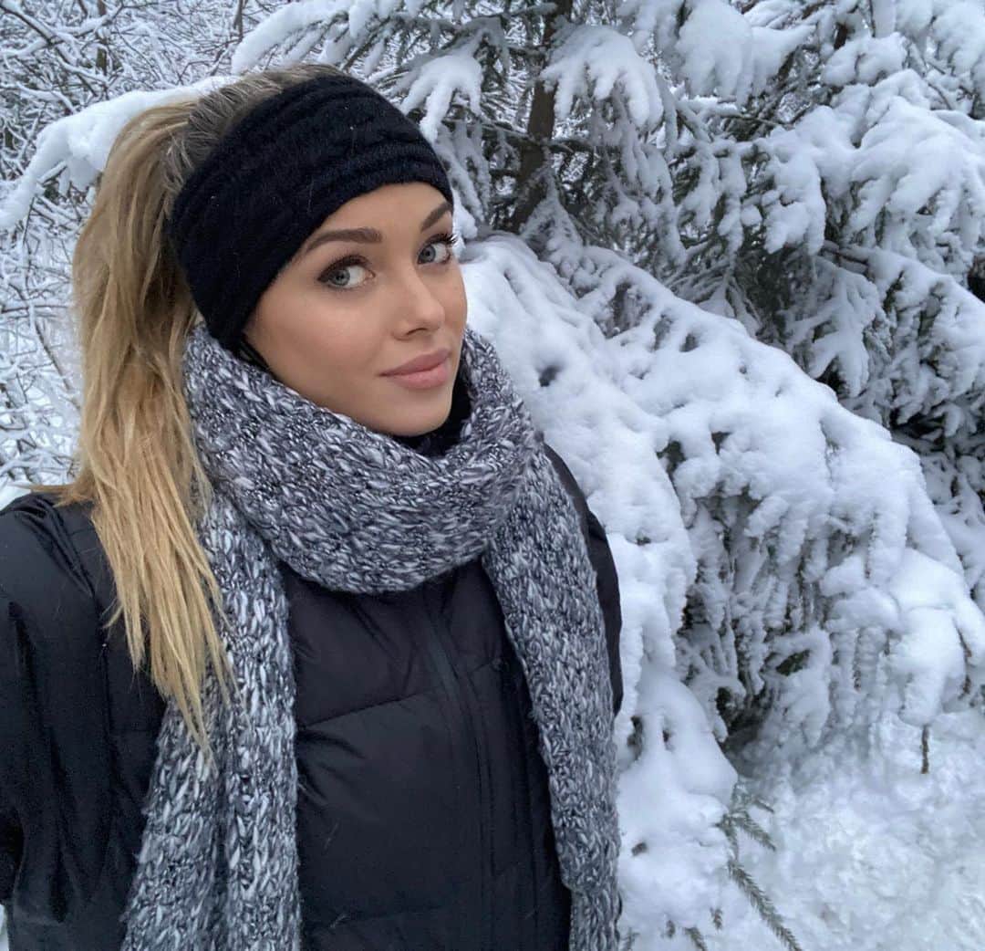 のインスタグラム：「Какой же Новый год без снега!? В вашем городе также заснежено, как в Москве?❄️❄️❄️」