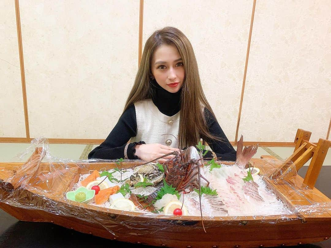 𝐖𝐀𝐊𝐔𝐈𝐌𝐀𝐂𝐎さんのインスタグラム写真 - (𝐖𝐀𝐊𝐔𝐈𝐌𝐀𝐂𝐎Instagram)「海鮮が好きすぎる🦪🦐🐟💕 . . . . #happynewyear #2021 #l4l #like4likes #ff #fff #food #lifestyle #instafood #instagood #三重旅行 #三重グルメ #海鮮 #新年 #伊勢神宮 #自撮り #モデル #キャバ嬢 #歌舞伎町キャバ嬢 #旅館 #六本木 #北新地 #ミナミ #錦 #いいね返し #いいねした人で気になった人フォロー #いいねした人全員フォローする #フォローミー #フォローバック #フォロー返します」1月2日 15時00分 - maco_823