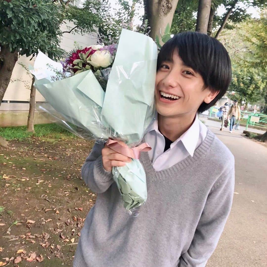 小西詠斗のインスタグラム：「・ 本日は「どんぶり委員長」 最終話放送です！ 11話と12話、連続放送の1時間SPです とにかく毎日必死で楽しく、撮影をする事が出来ました。 吉田くんと過ごした時間はとても幸せでした！ 2人の結末、今夜0時から是非ご覧ください😊🍚 #どんぶり委員長」