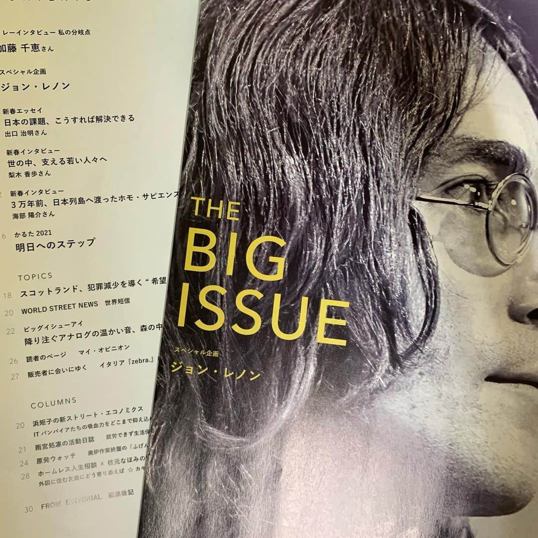 加藤千恵のインスタグラム：「新年早々告知ですが、雑誌「THE BIG ISSUE 398号」の巻頭リレーインタビューに登場し、分岐点として、ある2冊の本との出会いについて主に語ってます。よろしければ。 ちなみにリレー形式（いいとも形式！　と思ったけど、もはや伝わらない恐れがあるな）の企画で、西加奈子ちゃんから紹介してもらい、中村航さんを紹介してます。 2021年も、どうぞよろしくお願いします。」