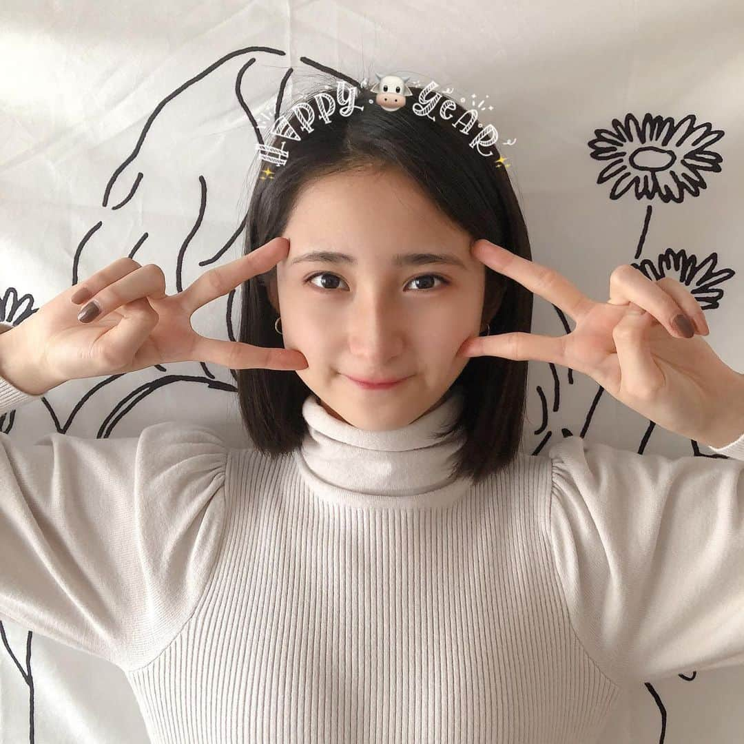 須藤紅のインスタグラム：「明けましておめでとうございます🎊🎉 ・ ・ 明けましたね〜〜🥺 2021年もよろしくお願いします♡♡♡  #2021  #新年  #今年もよろしくお願いします」