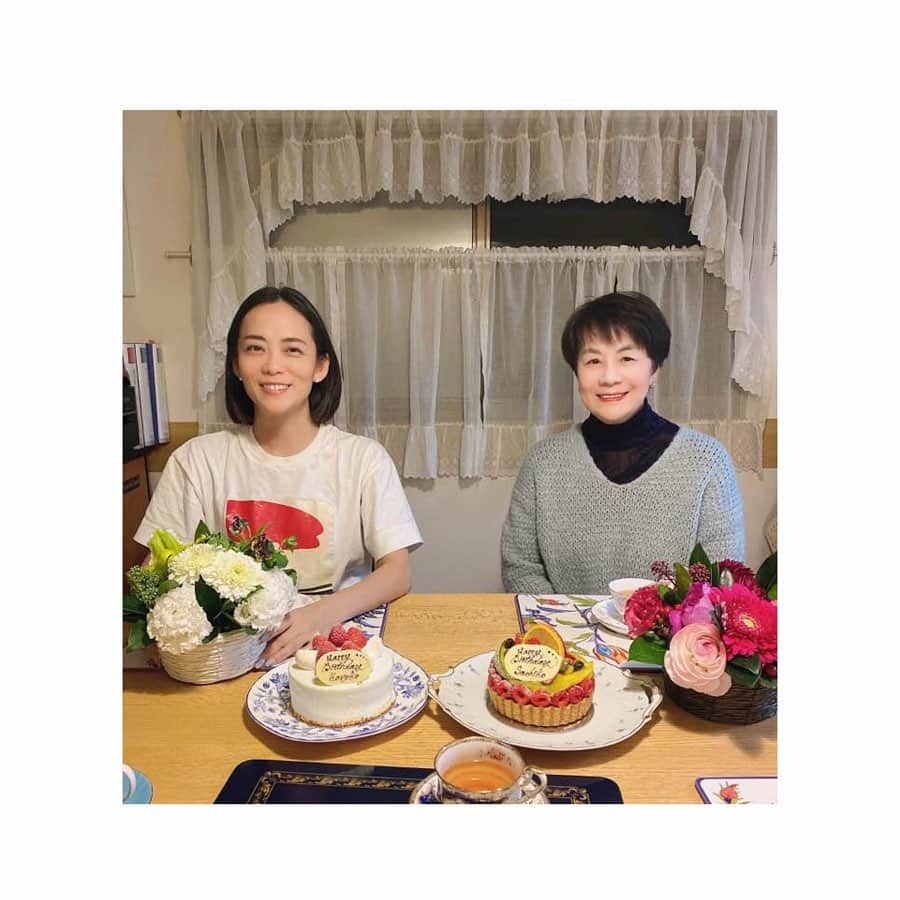 HiRAO INCのインスタグラム：「. Happy Birthday to Us! 母は1月1日 私は1月3日  毎年恒例のお正月のおめでたい風景✨ 今年もよろしくお願い申し上げます。」