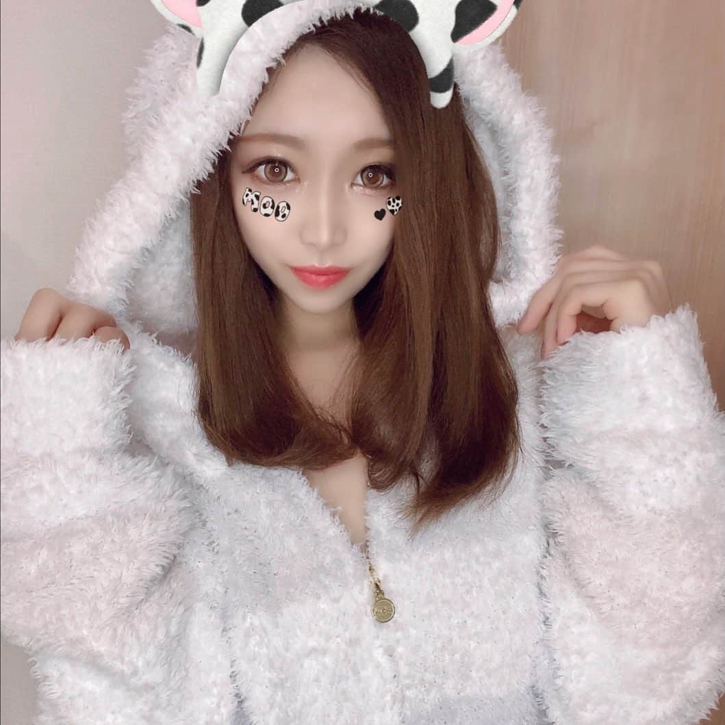 HINAのインスタグラム：「  🐄⛩🎍🌅🎍  来年は年女🐅   #2021 #令和3年 #謹賀新年 #丑年 #happynewyear #gelatopique」