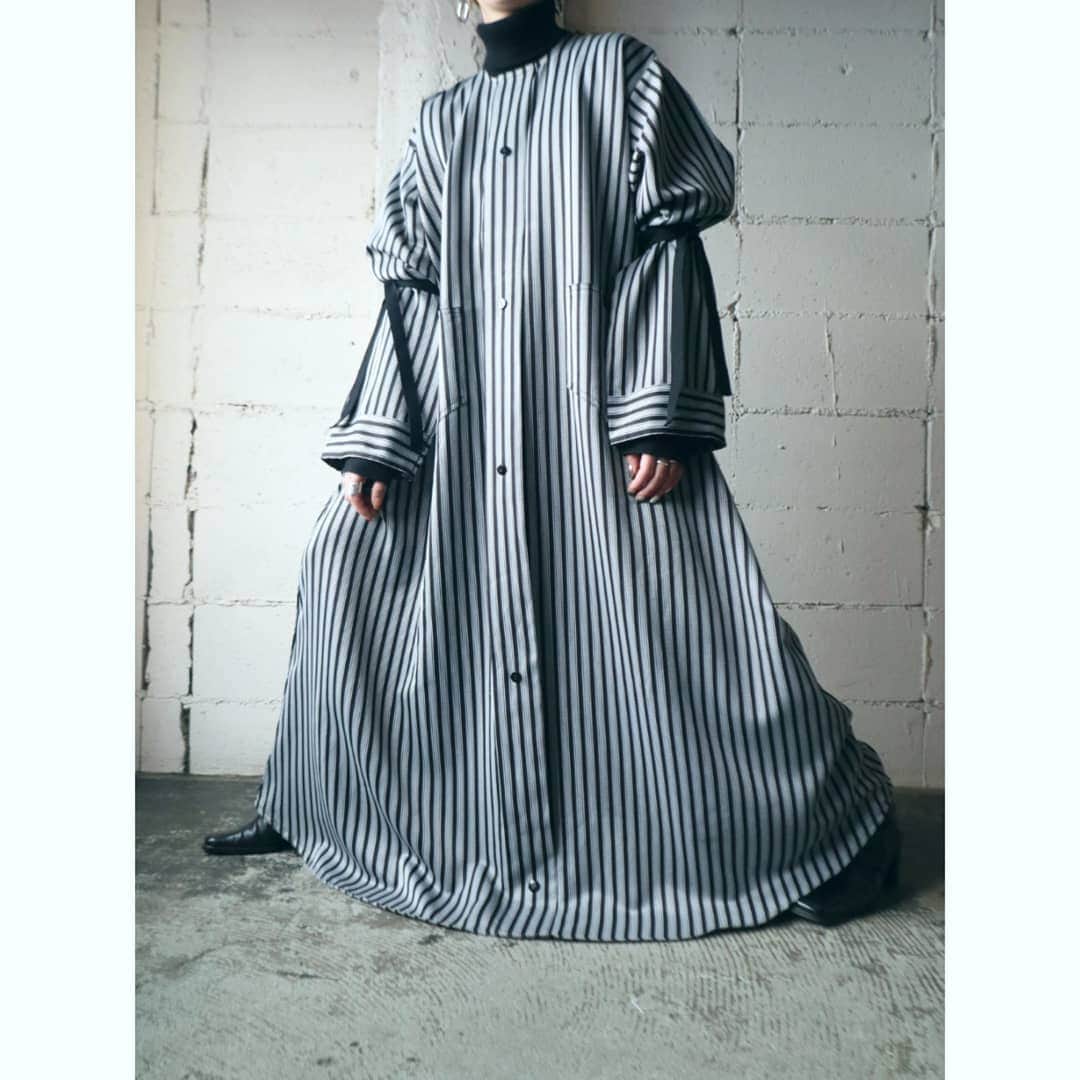 吉祥寺 古着屋 Orfeoのインスタグラム：「. 2021/1/3 NEW ARRIVAL  #orfeo #kichijoji #tokyo #vintage #used #fashion #coordinate #outfit . . 年末年始の営業時間 . 12/29～1/2  CLOSE 1/3～  12:00～20:00 . .  お問い合わせはインスタグラムのプロフィール掲載のメールアドレスにお願いいたします。お返事は1/4以降になることをご了承ください。 . またコメント、DMでのお問い合わせは受け付けておりませんので併せてご了承ください。 ONLINE SHOPの商品も店頭にてご購入頂けます。気になる商品がございましたらスタッフにお声掛けください。  新型コロナウィルス感染拡大防止策を徹底した上で営業をしております。マスクの着用、入店時にアルコールでの消毒をお願いいたします。」