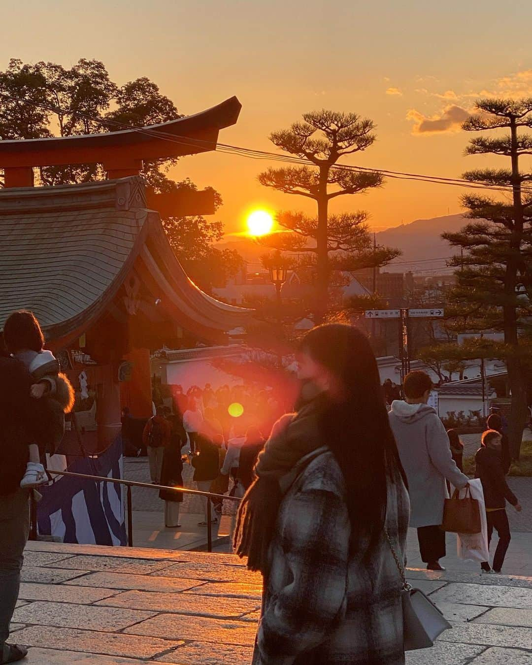 松本日向さんのインスタグラム写真 - (松本日向Instagram)「2021年初めての夕日😌 なんかパワーもらえた気がします😌！  #伏見稲荷大社 #京都 #夕日」1月2日 16時59分 - matsumoto_hinata