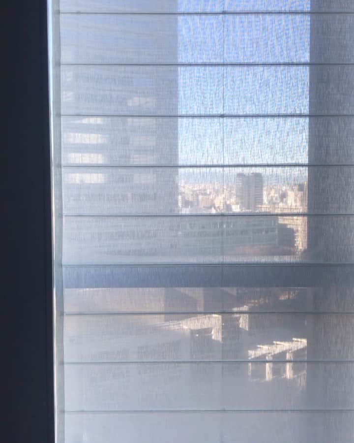 倉岡晋也のインスタグラム：「Welcome ✔️ New Year’s Eve staycation at @kimptonshinjukutokyo  was great!  So happy to stayed here Thank you so much great hospitality! カウントダウン記録 素敵すぎる東京ステイケーション #20202021 #kimptonshinjukutokyo」