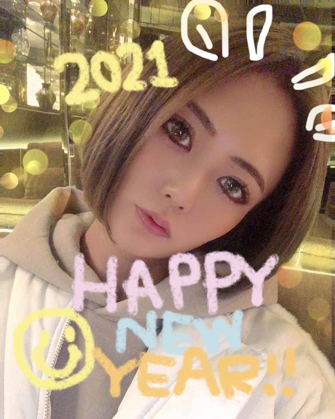 REINAさんのインスタグラム写真 - (REINAInstagram)「* あけましておめでとうございます✨ 今年もよろしくお願いします🤩💓 どうも年女🐄です🤣 * 本日も出勤になりそうですー!! * プレミアは3～7日店休になります！ 5～7日はご要望があれば 系列店のベルべに出勤できますので ご連絡お願いします✮ * 1月8日はれいな誕生日です👶🏼 もちろんプレミア出勤しますので 一緒にお祝いしていただけたら 嬉しいです🥺✨ * このご時世なので… 誕生日ずらそうかとも思いましたが 1月に産まれたことには変わりないので 色々ご意見あるかもしれないですが やらせていただきます🙇🏽‍♀️ * お祝いに行きたいけど行けないから シャンパンだけでもいれるよという 優しい方いましたら遠隔シャンパンも できるようになりましたので お店か私にご連絡いただけると 嬉しいです🙇🏽‍♀️✨ * オリシャンは月間で出してます✮ よろしくお願い致します💕 * #すすきの#clubpremier#クラブプレミア#ニュークラブ#ニュークラ#すすきのニュークラブ#ホステス#キャバ嬢#キャバクラ#fitgirl#ジム女子#newyear#birthday#年女#🐄#誕生日#バースデー#シャンパン#🍾#beauty#東京#六本木#銀座#歌舞伎町#大阪#ミナミ#北新地#福岡#中洲#followme」1月2日 17時13分 - reina.overloungeclub