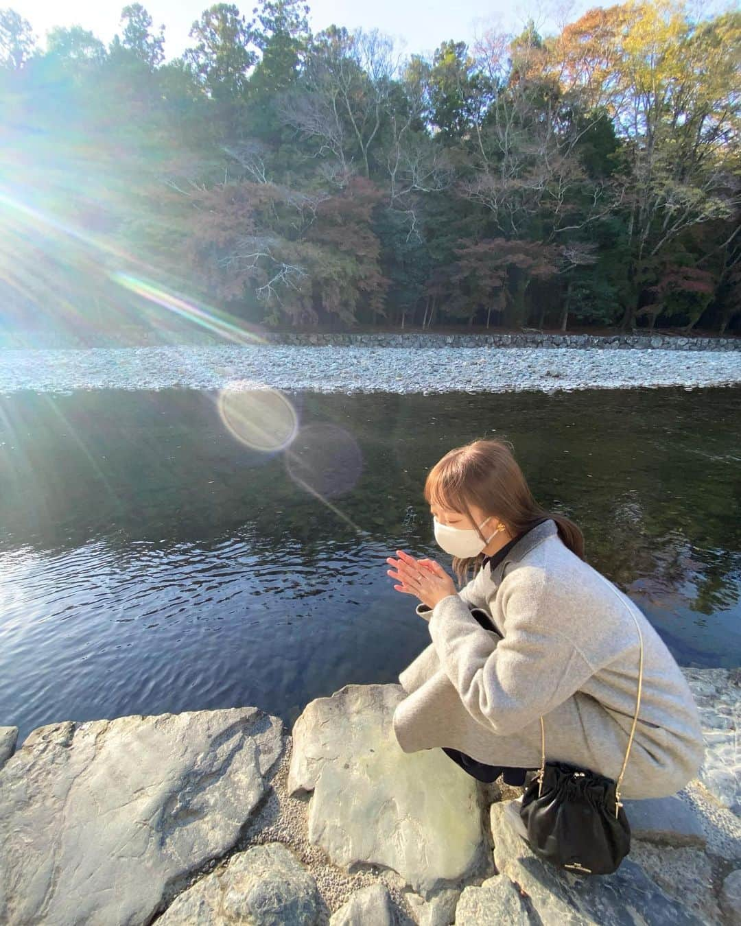 住吉史衣のインスタグラム：「. . 2021 あけましておめでとうございます🌅 今年もよろしくお願いします みんなが健康で幸せでありますように♡ 私は初夢がすごーく良かったので今年も幸せな予感です😌 楽しく充実した１年にします！ . . みんなに…自分に… 良い事いーっぱいありますように✨ . . #2021 #迎春 #あけましておめでとうございます  #素敵な一年になりますように  #いつかの旅行 #伊勢神宮 .」