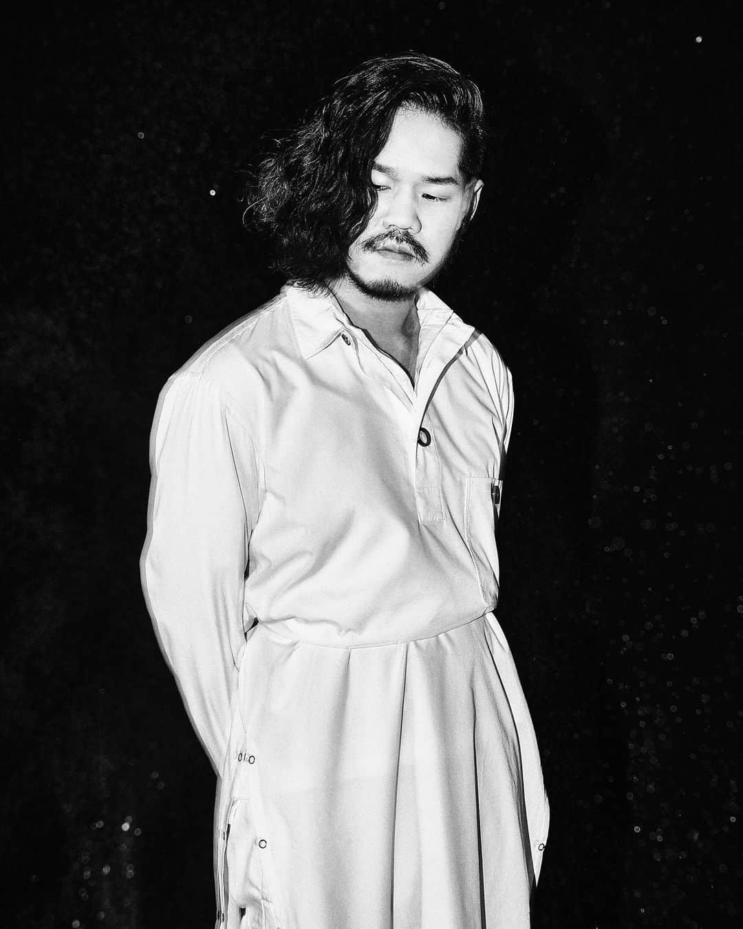 のインスタグラム：「#著者近影  #newvisual  photo @michito_goto  art direction @ryotarokawashima_rcn  stylist @masahiro_hiramatsu」