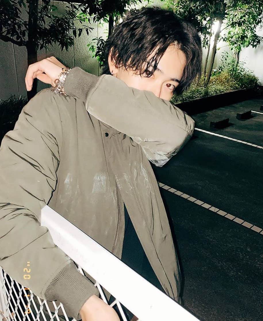 鈴村梨公のインスタグラム：「あけましておめでとうございます！昨年は色々と勉強になった年でした。今年はアパレルやその他もろもろ色々形にしていけたらと思うので、応援の方よろしくお願いします🥺」