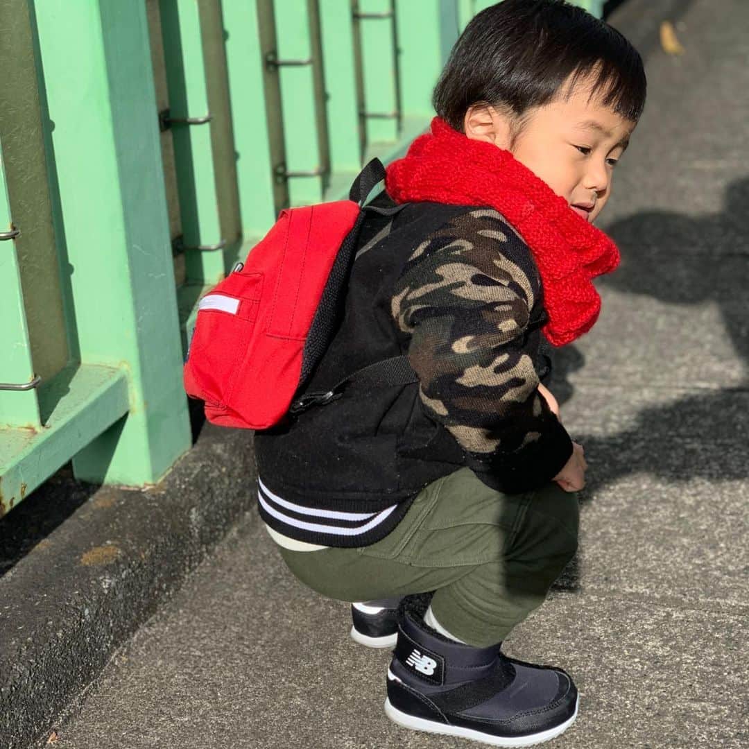 MAX鈴木さんのインスタグラム写真 - (MAX鈴木Instagram)「うんこ座りベイビー 一生一緒に散歩したい💕 履かせるのはニューバランスが多いです👟  #うんこ座り」1月2日 18時22分 - max_suzuki