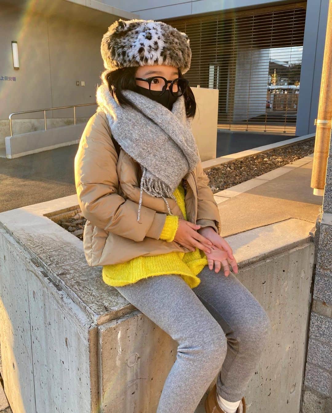 のインスタグラム：「🤓 めがねスタイルが最近のお気に入りらしい💛 . .」